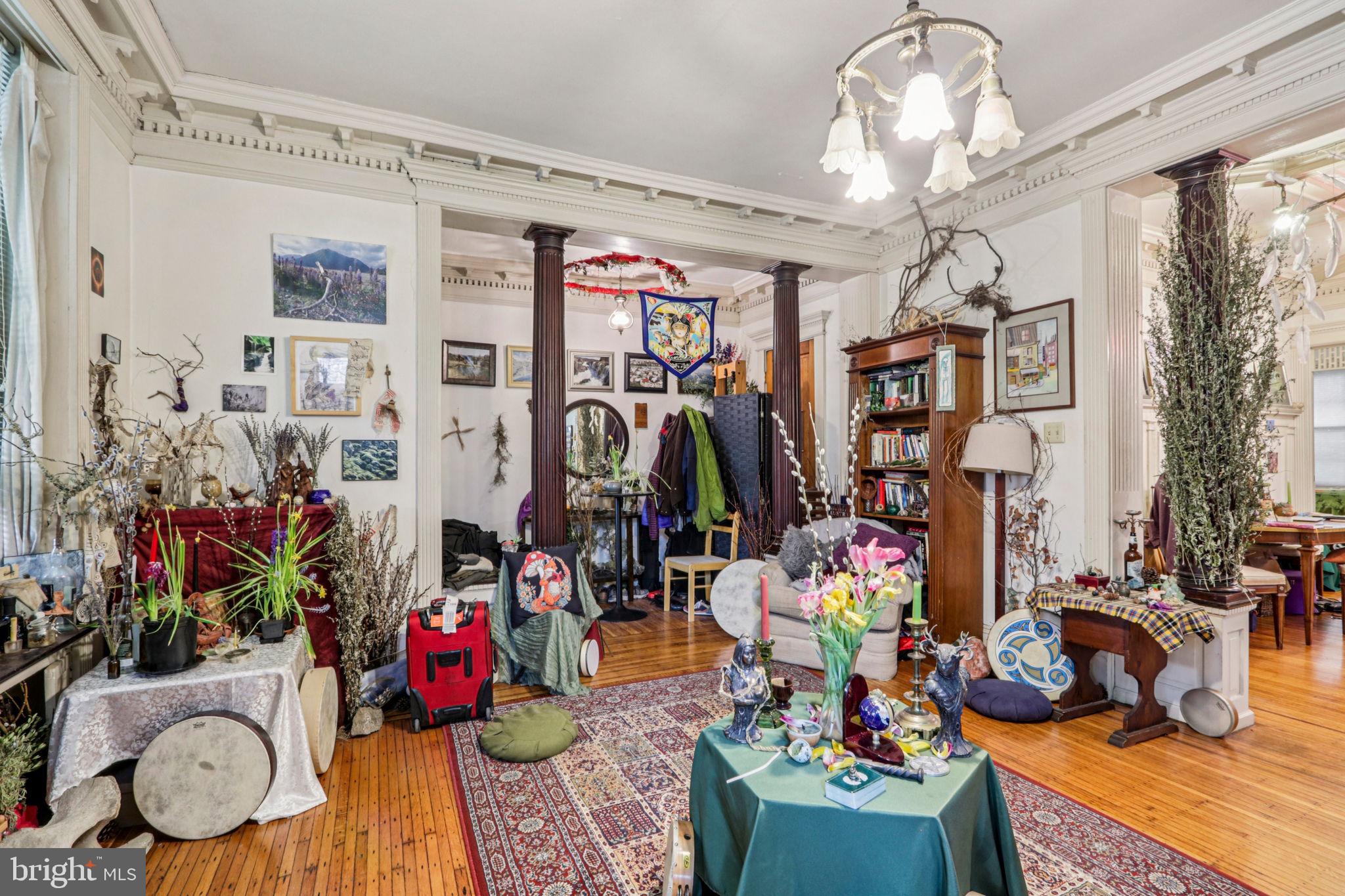 UNIVERSITY CITY - Commercial Sale