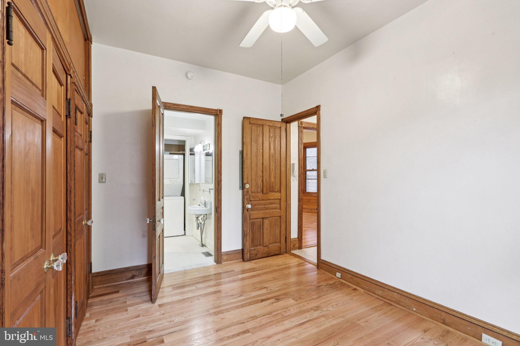 UNIVERSITY CITY - Commercial Sale