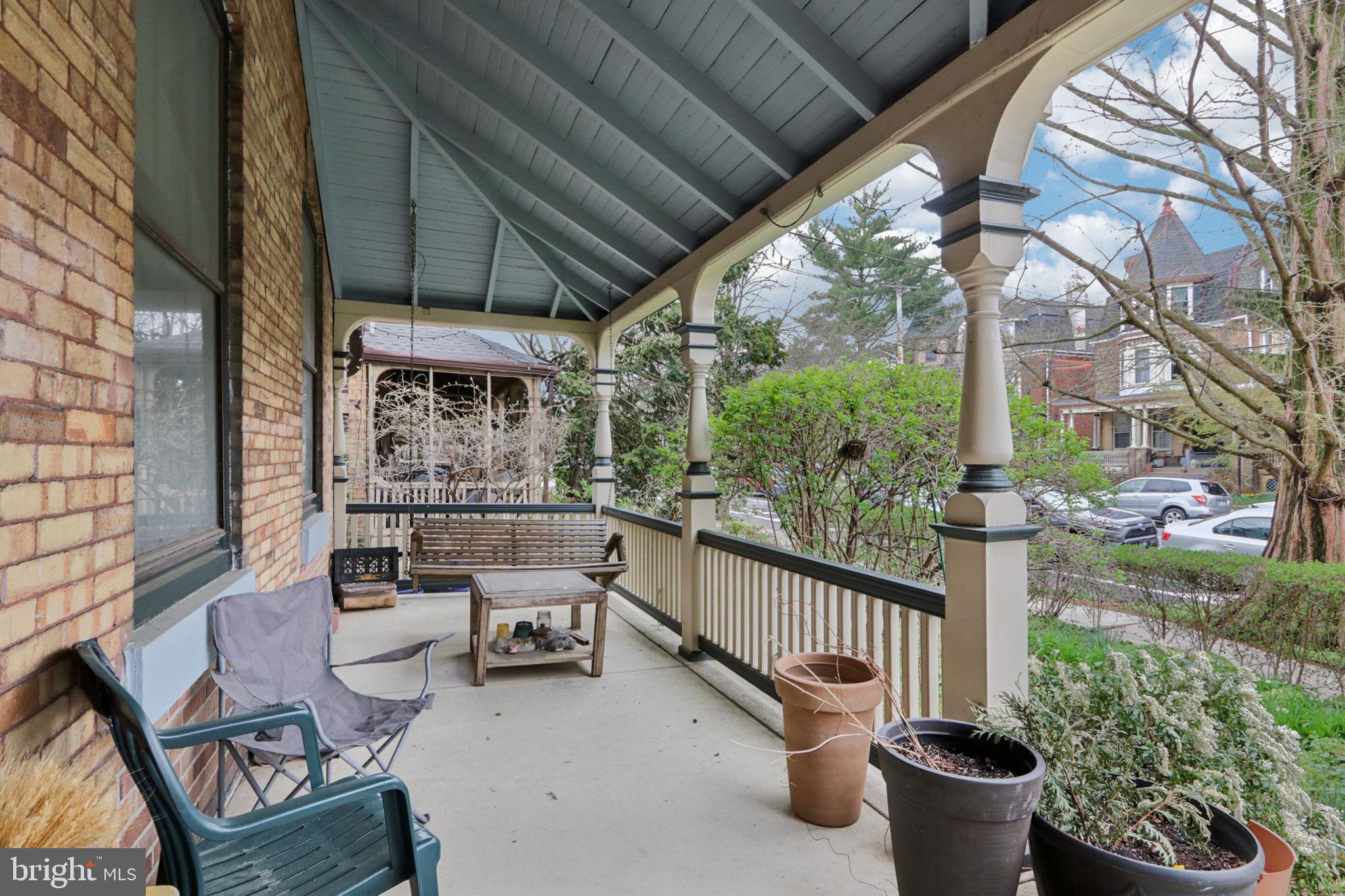 UNIVERSITY CITY - Commercial Sale