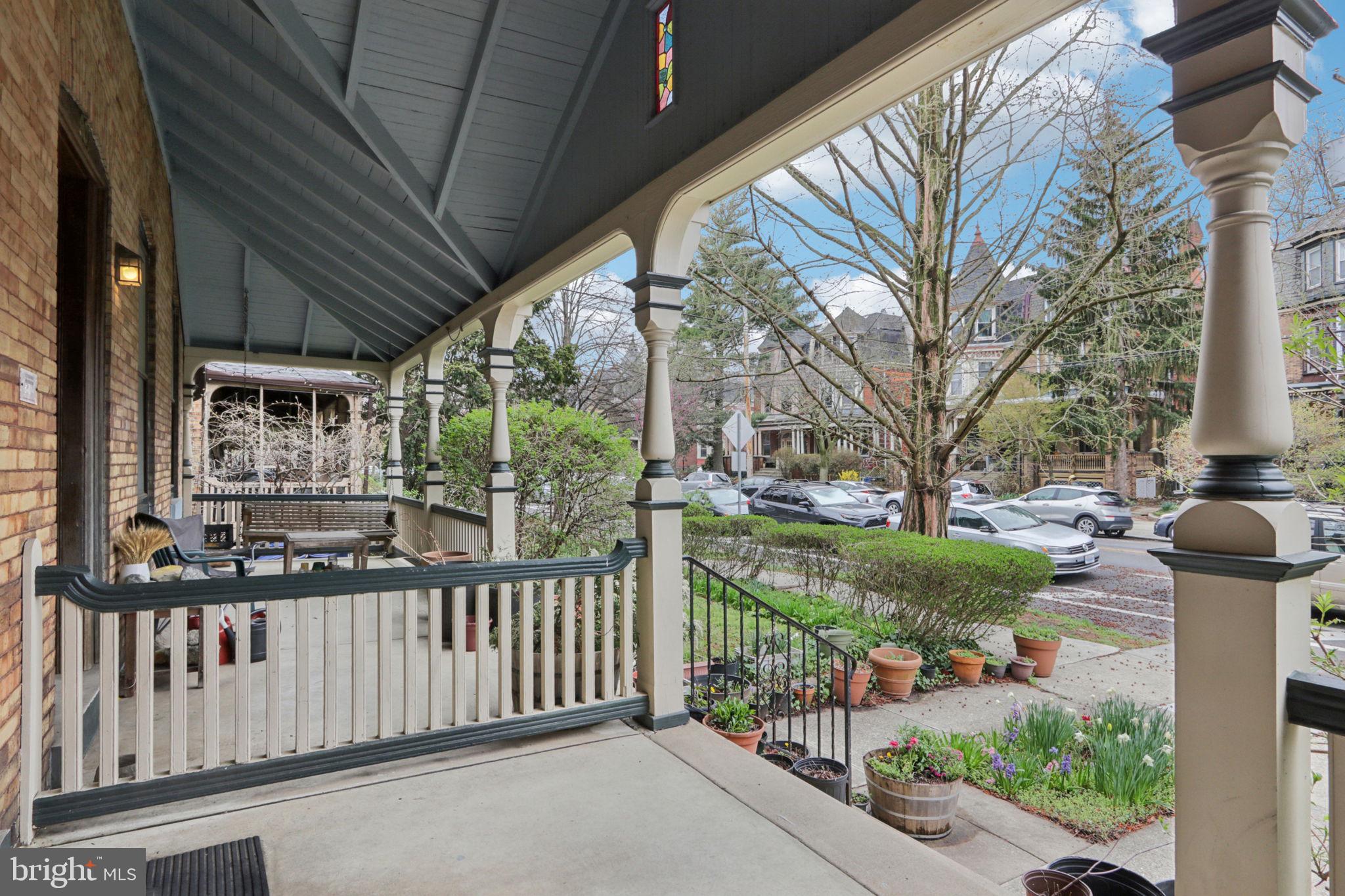 UNIVERSITY CITY - Commercial Sale