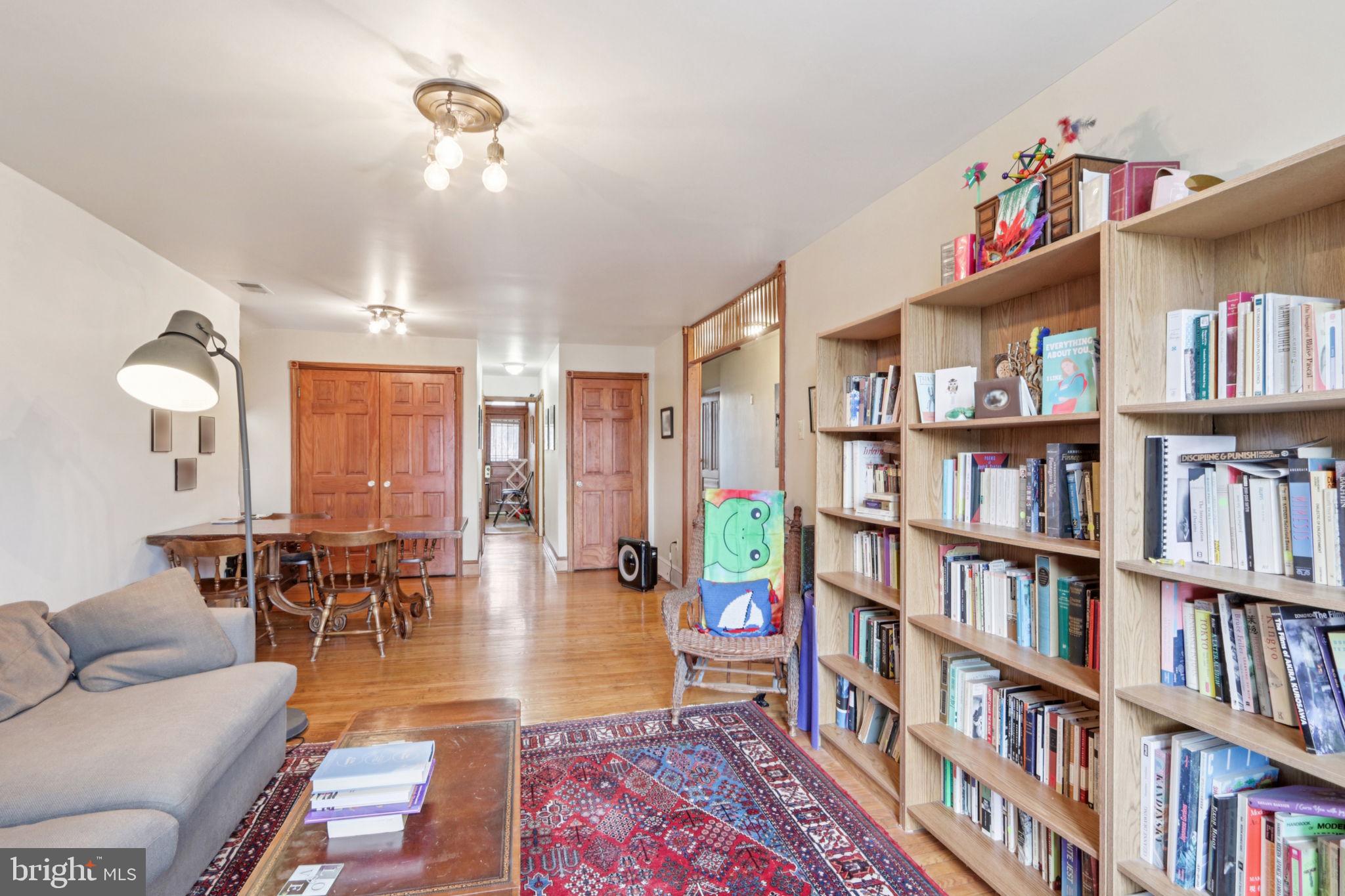 UNIVERSITY CITY - Commercial Sale