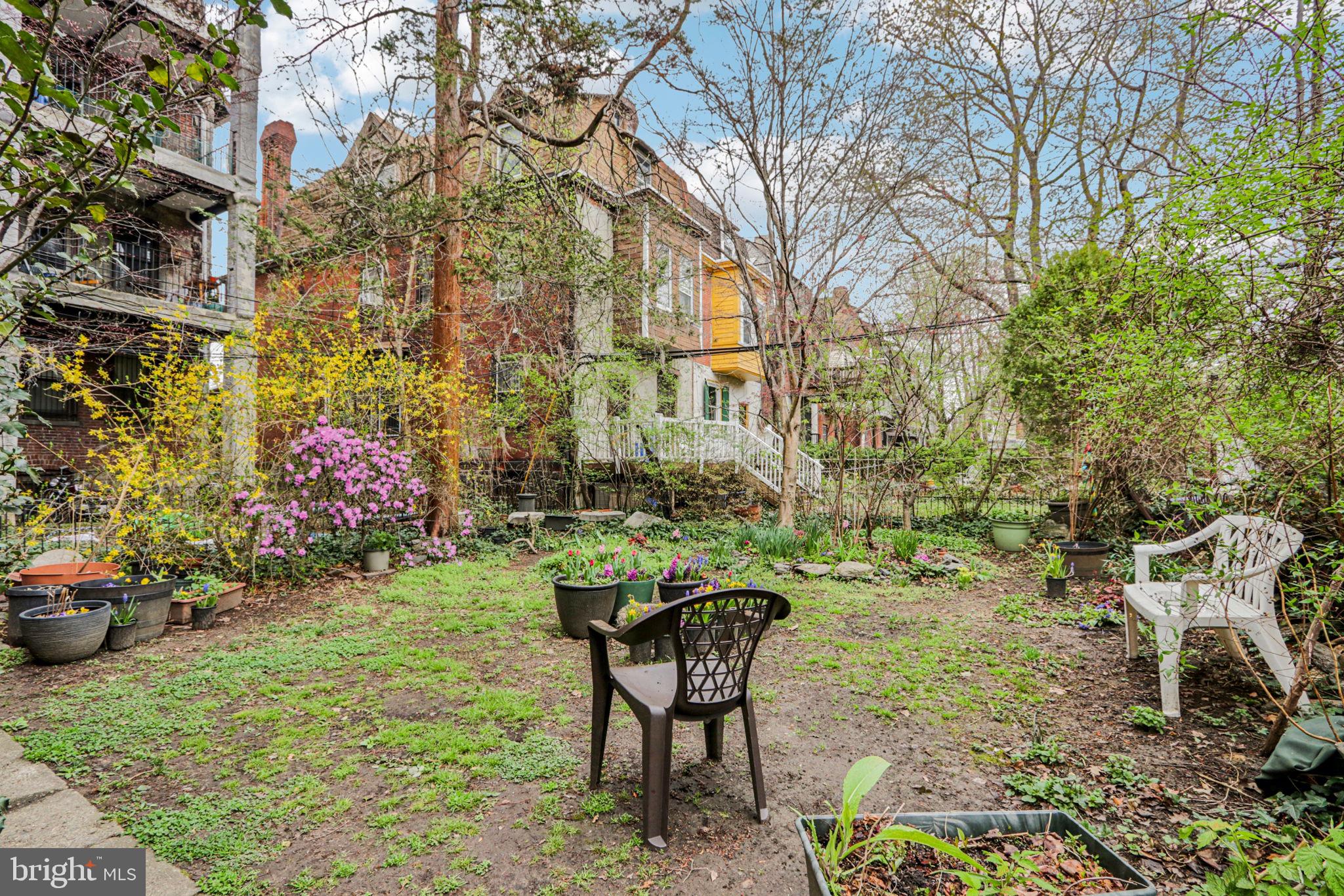 UNIVERSITY CITY - Commercial Sale