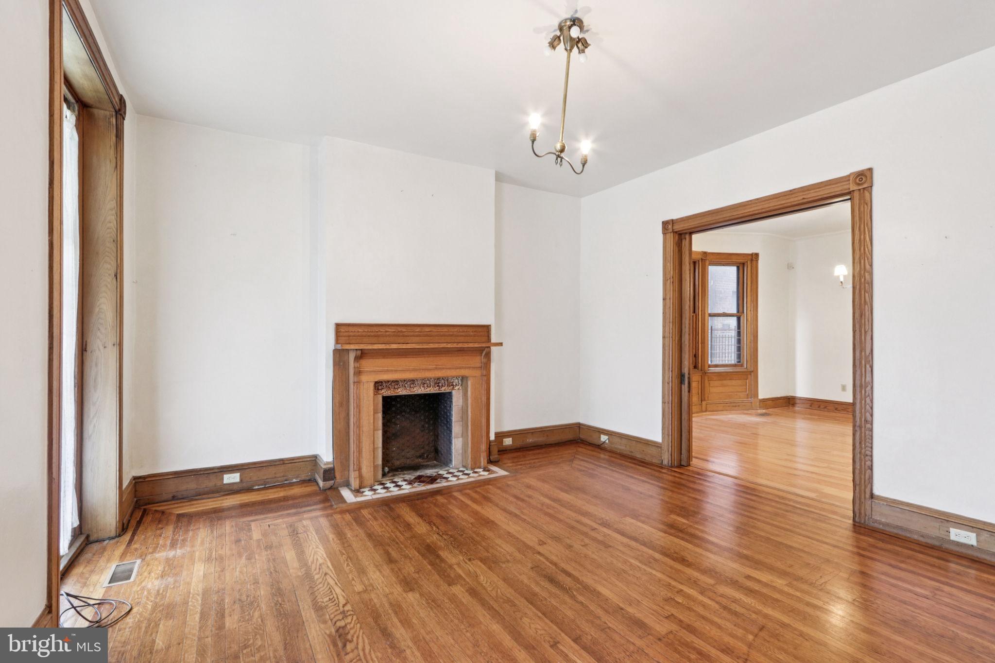 UNIVERSITY CITY - Commercial Sale