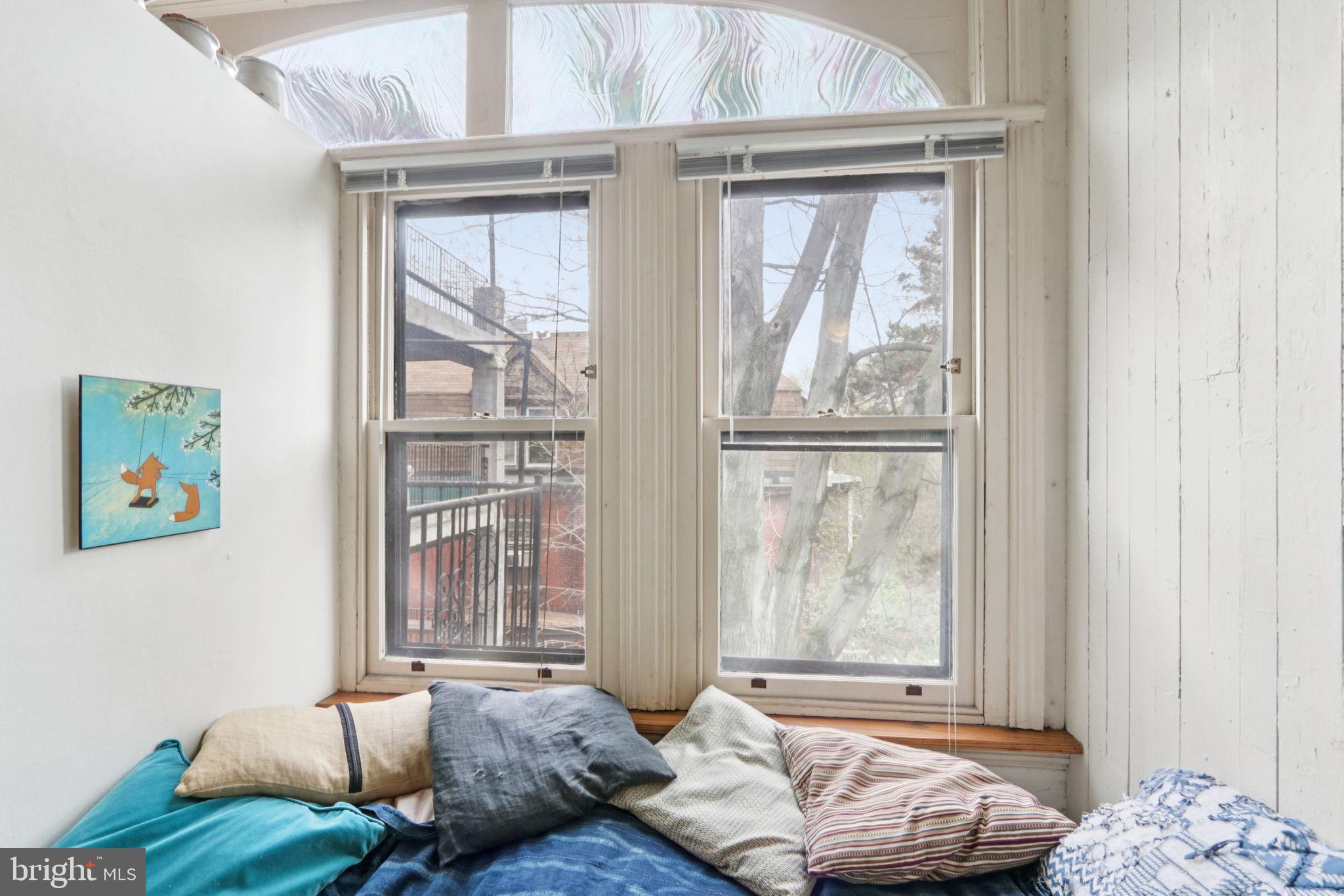 UNIVERSITY CITY - Commercial Sale