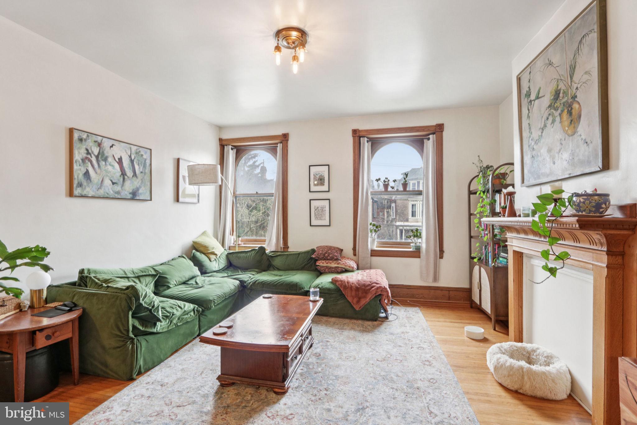 UNIVERSITY CITY - Commercial Sale