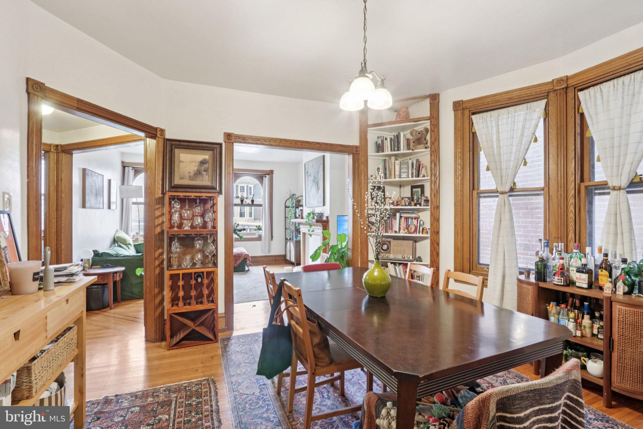 UNIVERSITY CITY - Commercial Sale