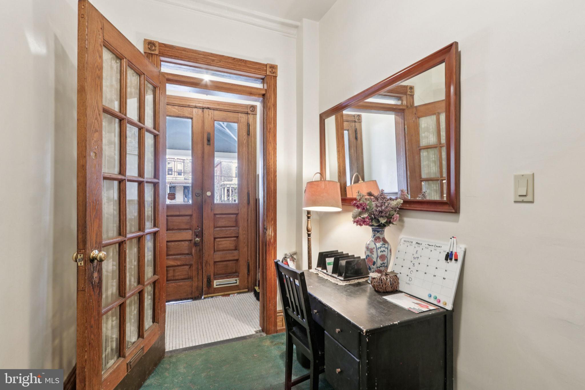 UNIVERSITY CITY - Commercial Sale