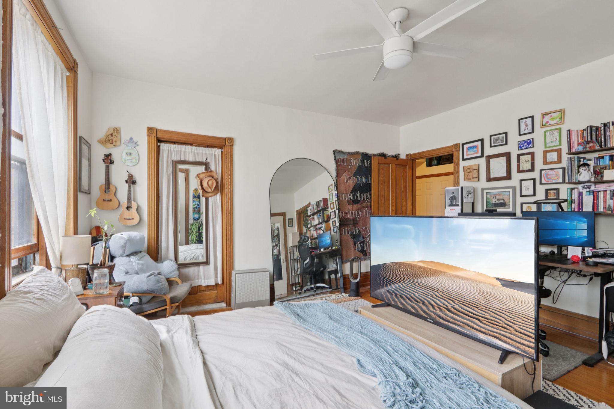 UNIVERSITY CITY - Commercial Sale