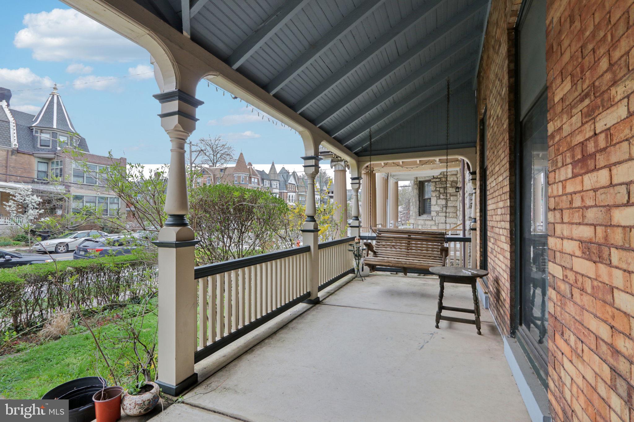 UNIVERSITY CITY - Commercial Sale