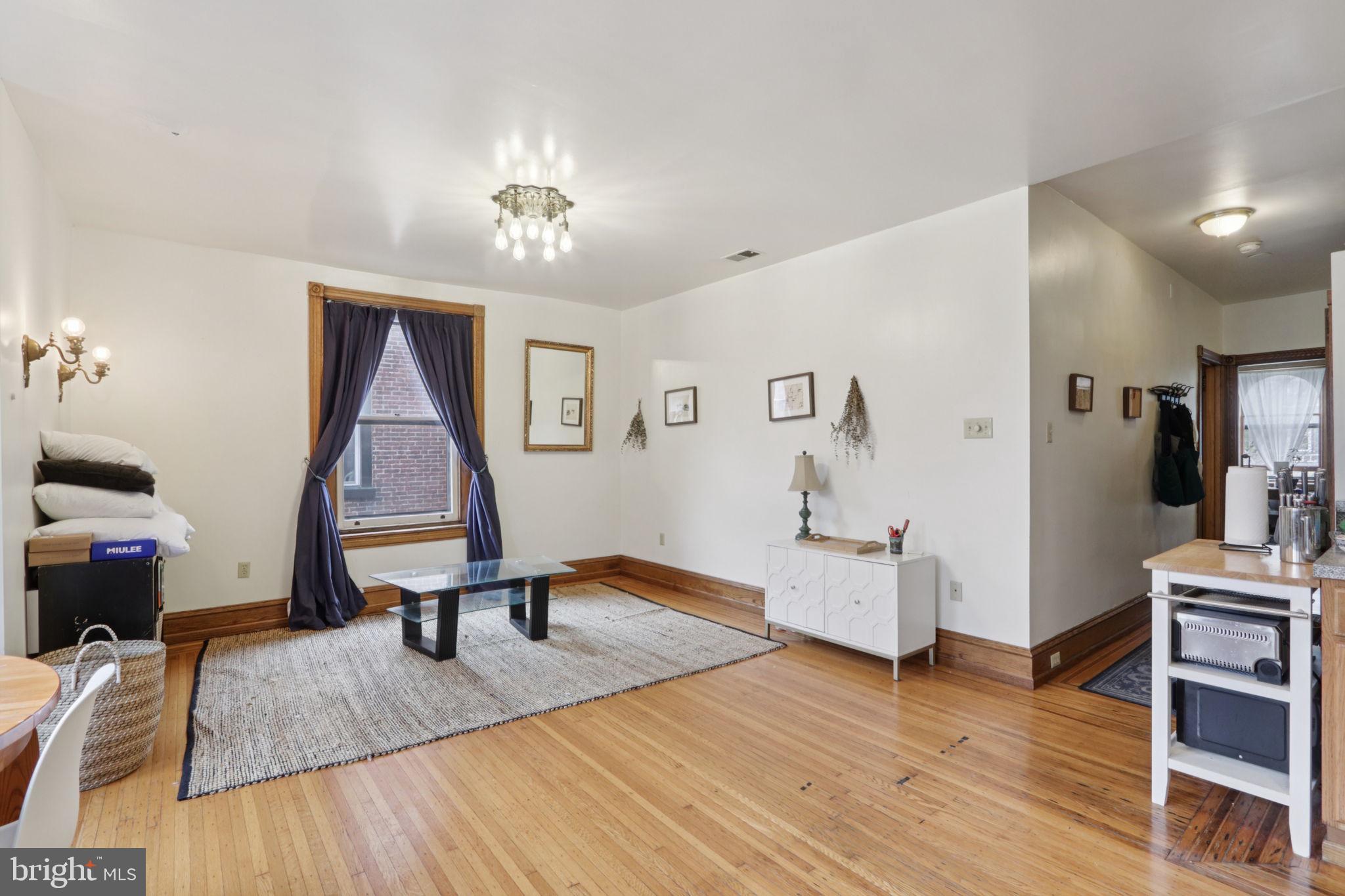 UNIVERSITY CITY - Commercial Sale