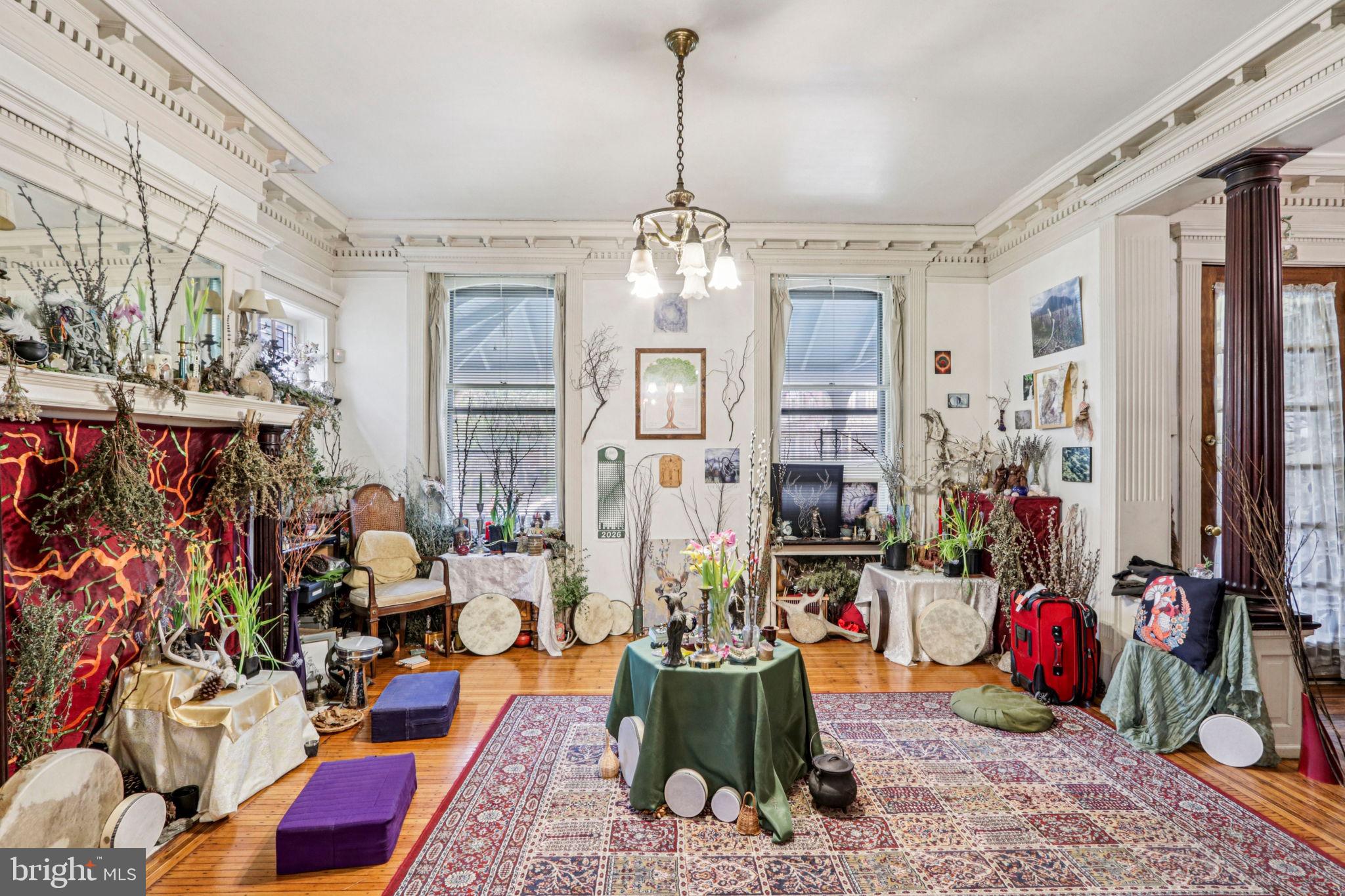 UNIVERSITY CITY - Commercial Sale