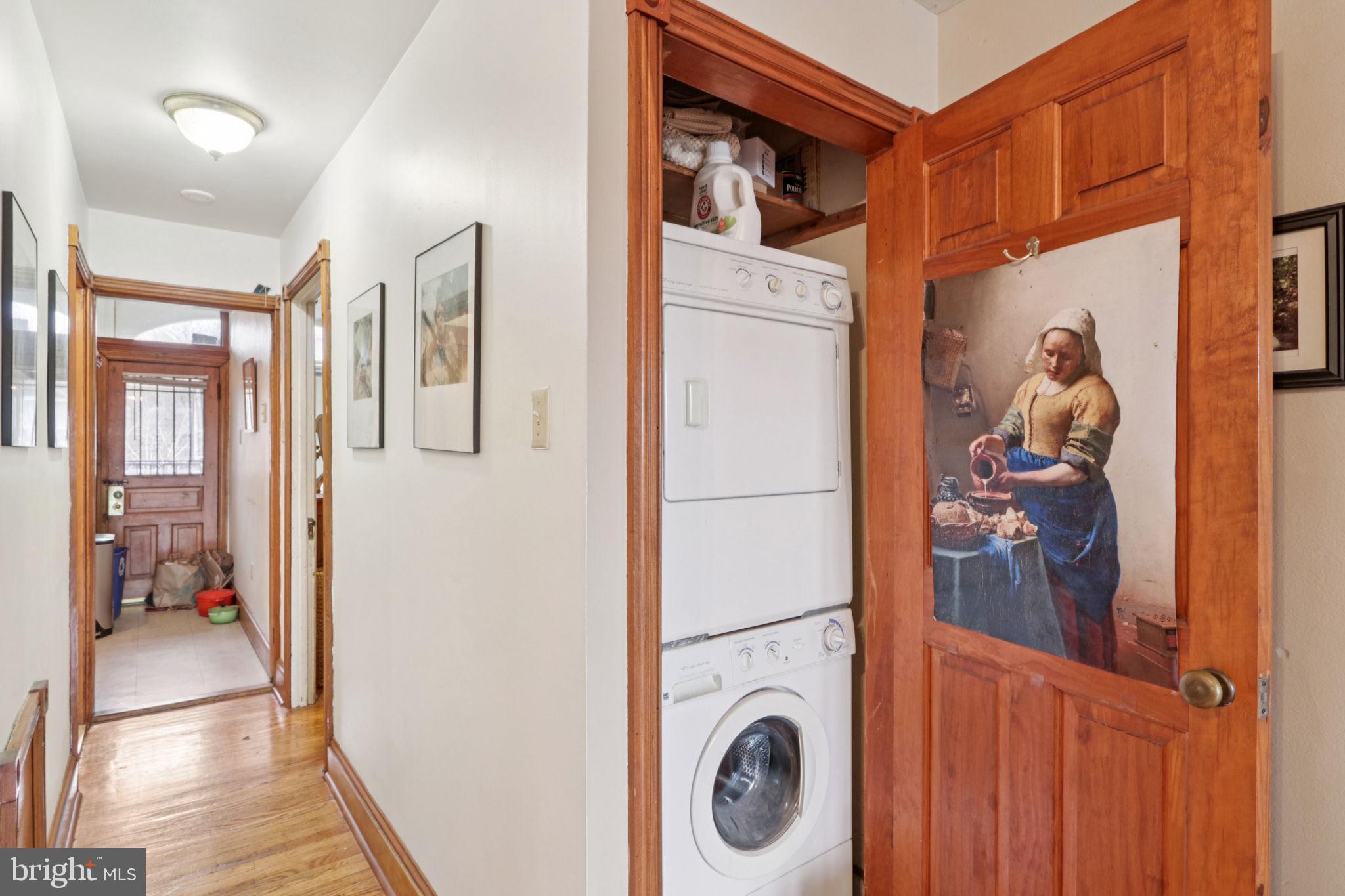 UNIVERSITY CITY - Commercial Sale