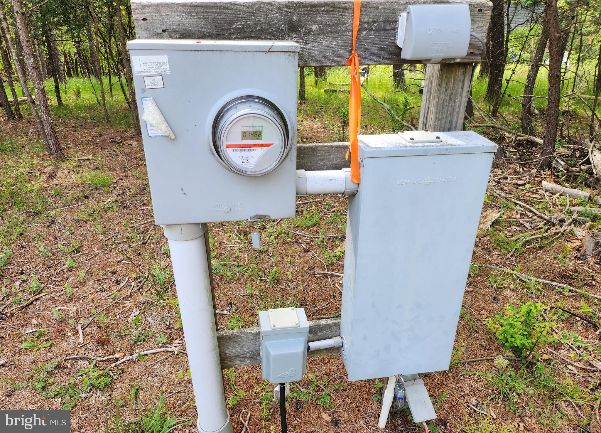 DEER SPRING WOODS - Land