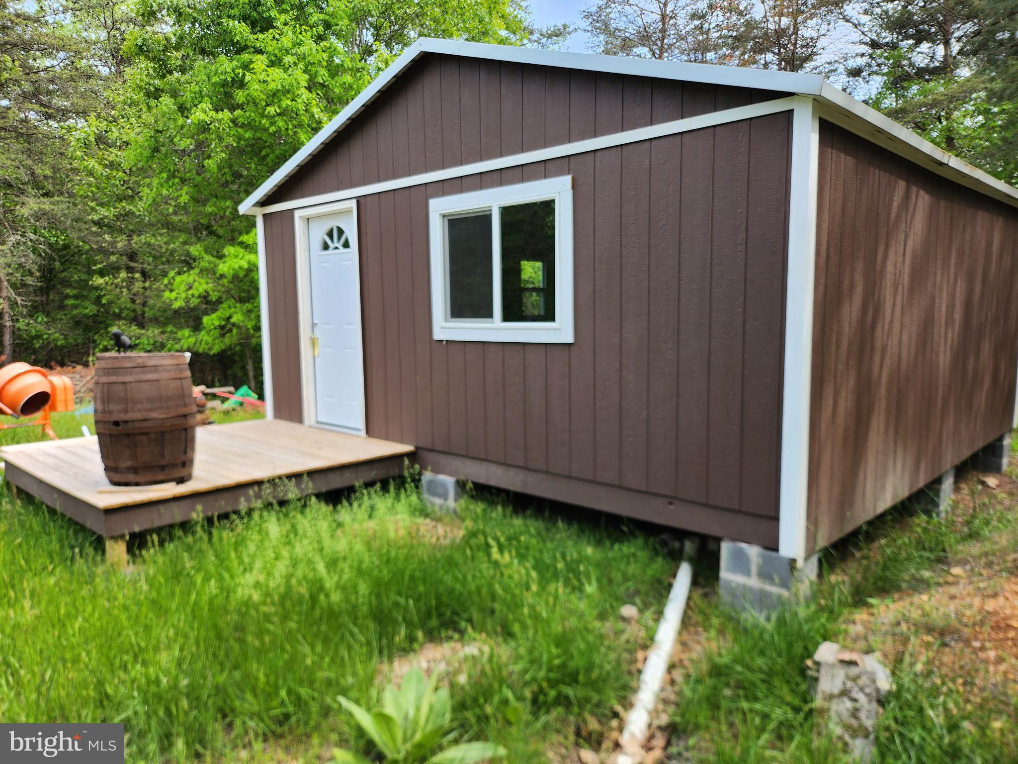 DEER SPRING WOODS - Land