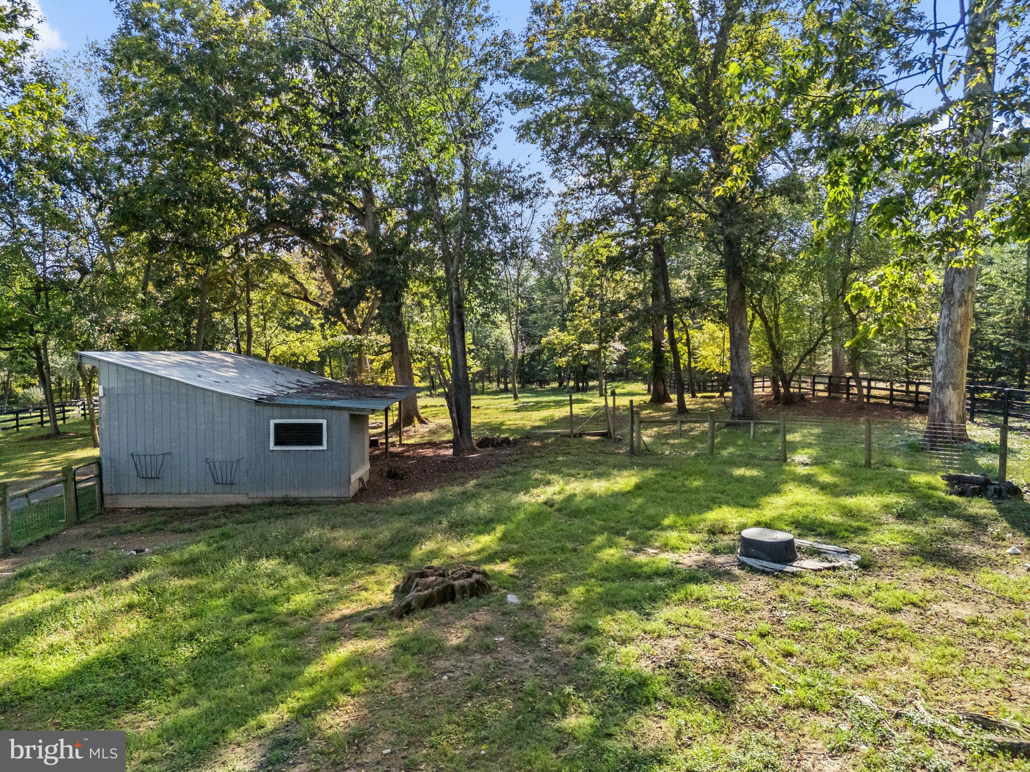 TROUGH HILL - Residential