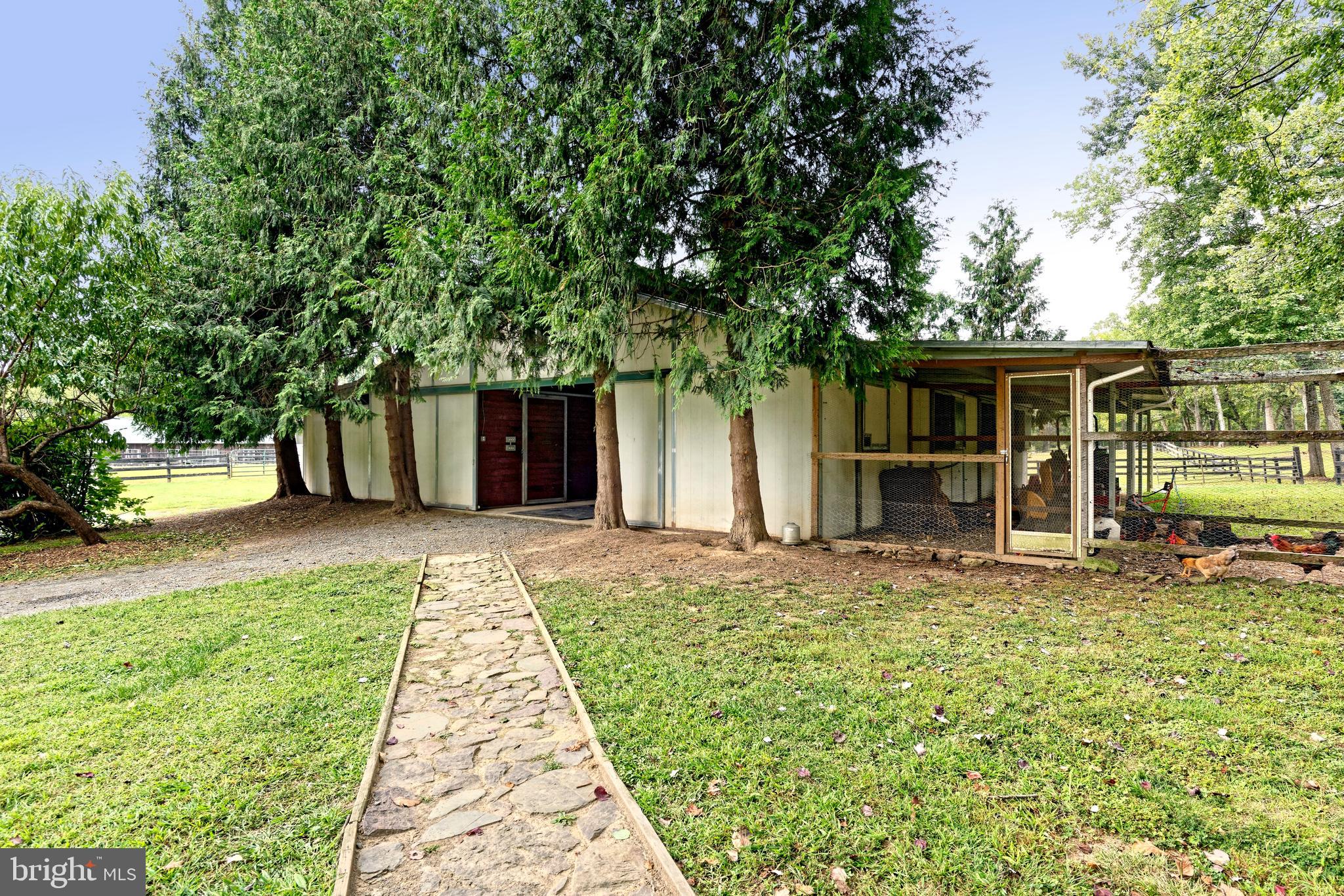 TROUGH HILL - Residential