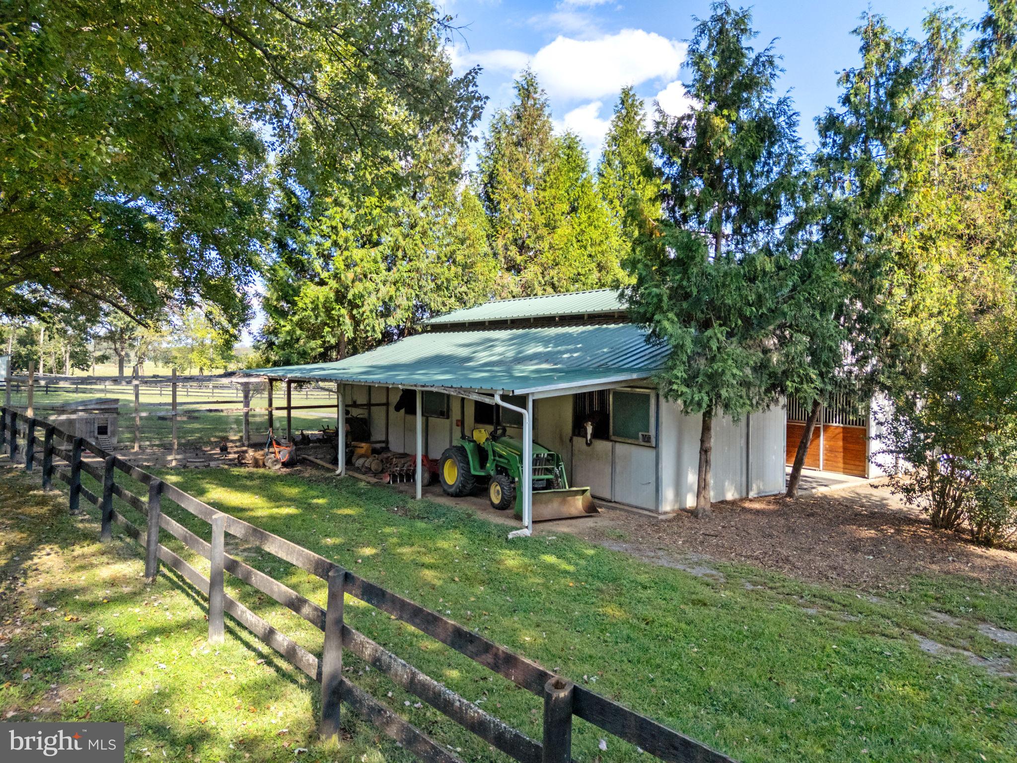 TROUGH HILL - Residential