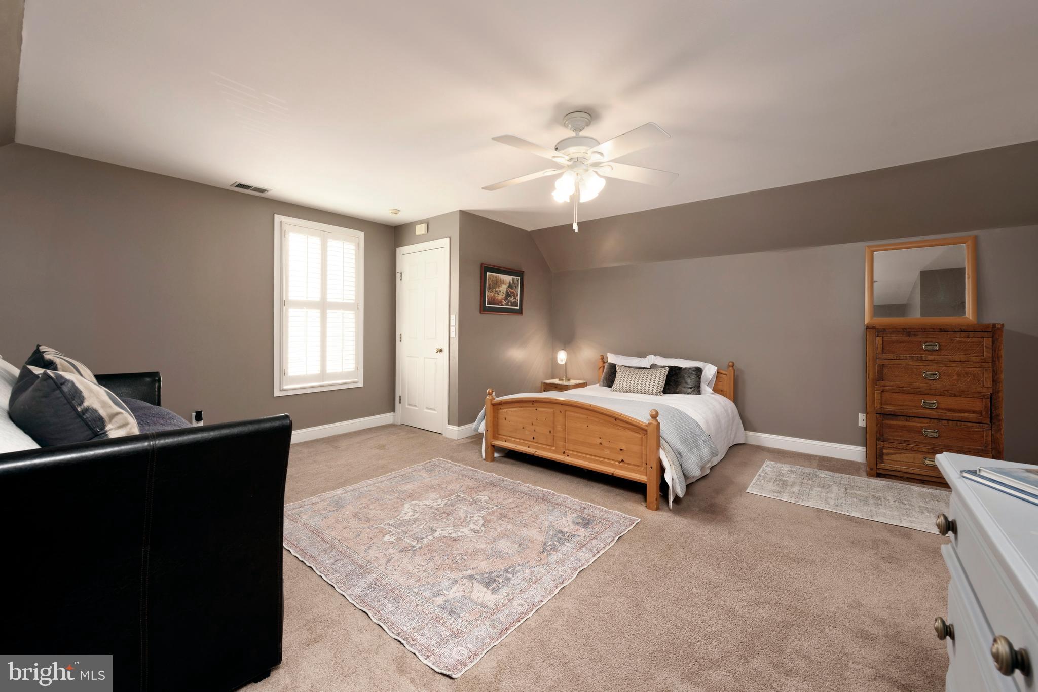 TROUGH HILL - Residential