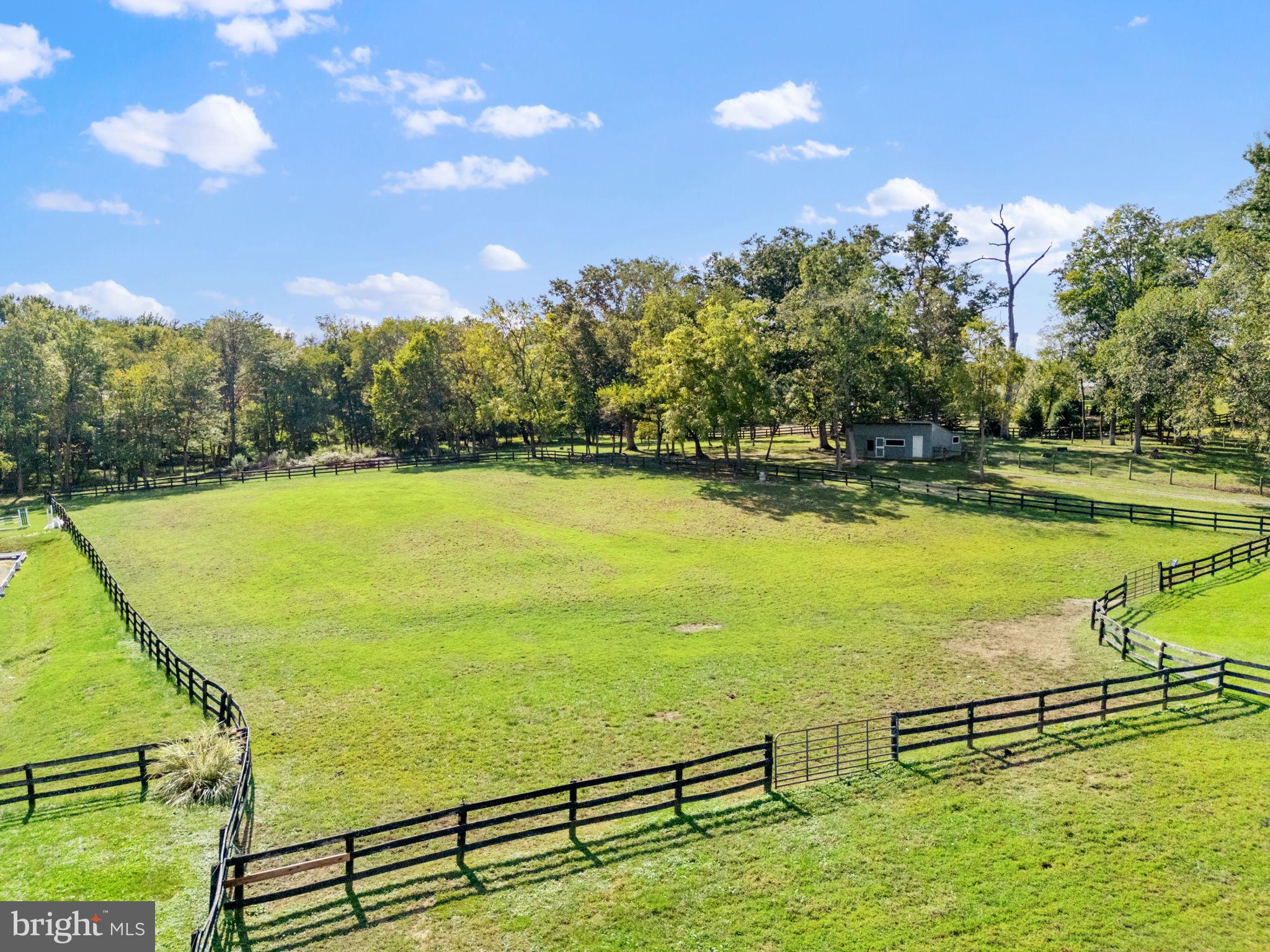TROUGH HILL - Residential