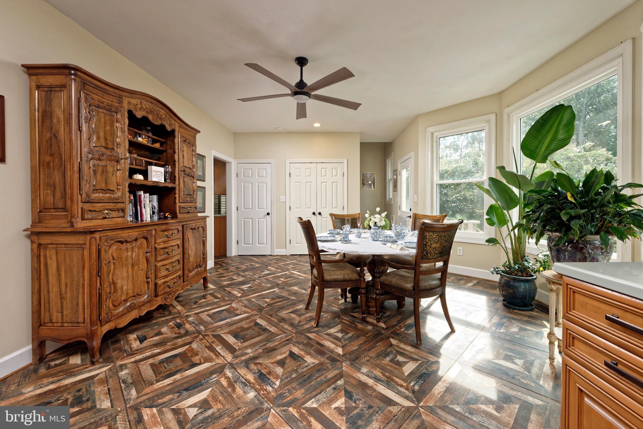 TROUGH HILL - Residential