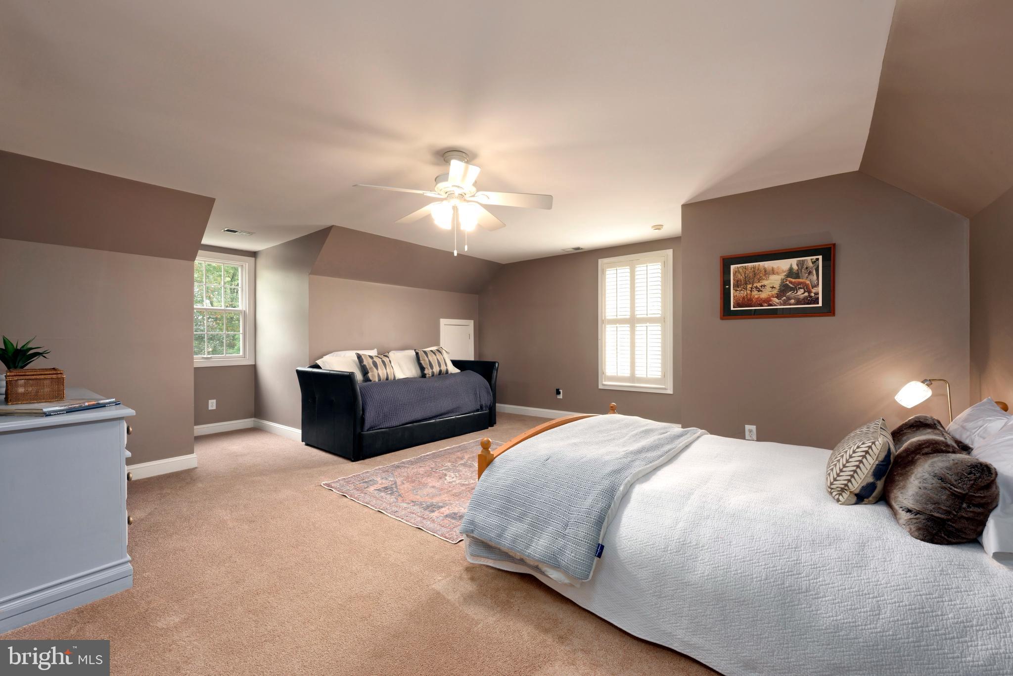 TROUGH HILL - Residential