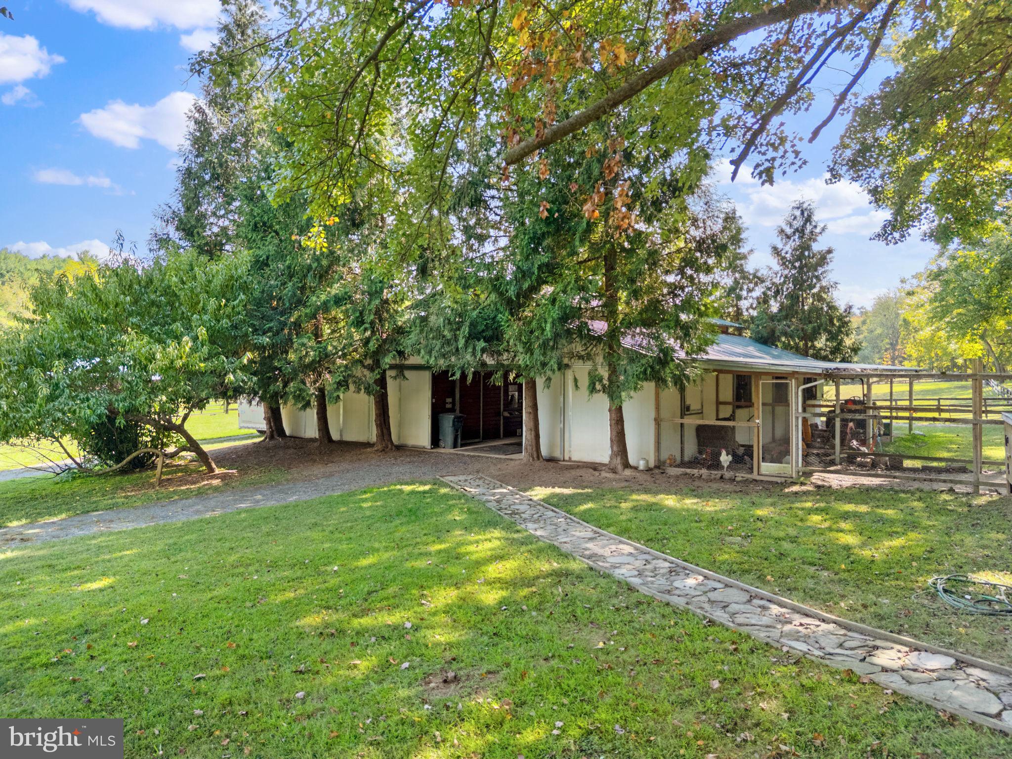 TROUGH HILL - Residential