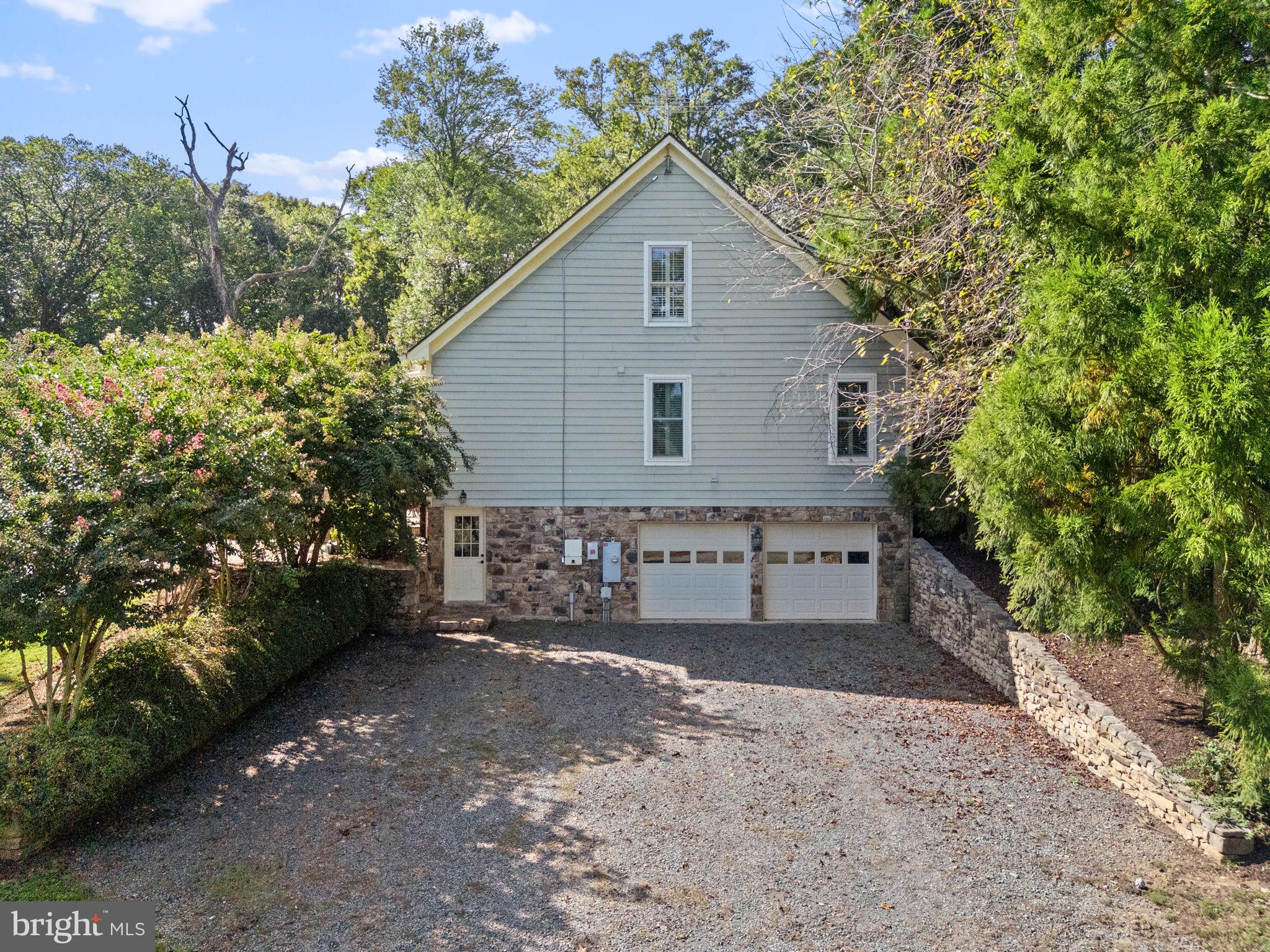 TROUGH HILL - Residential