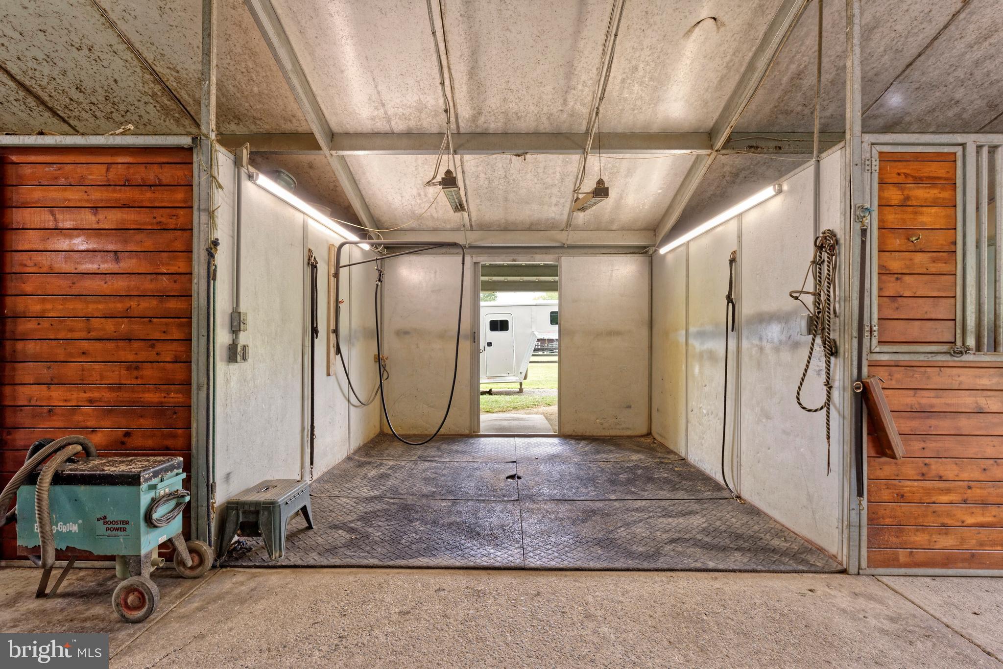 TROUGH HILL - Residential