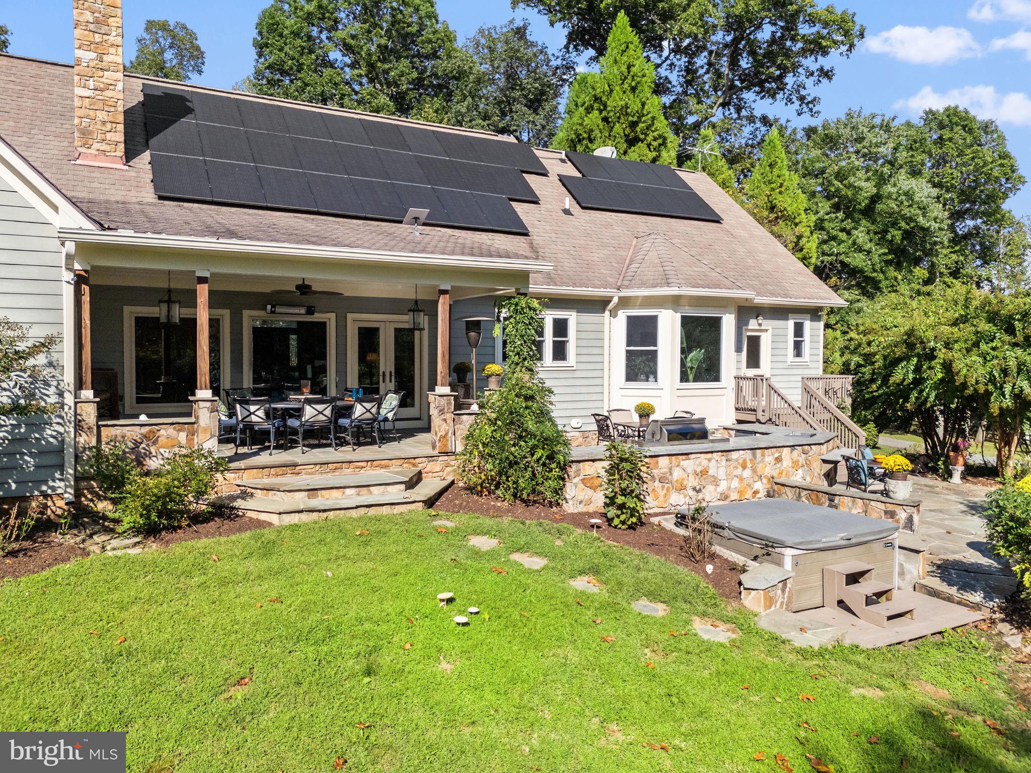 TROUGH HILL - Residential