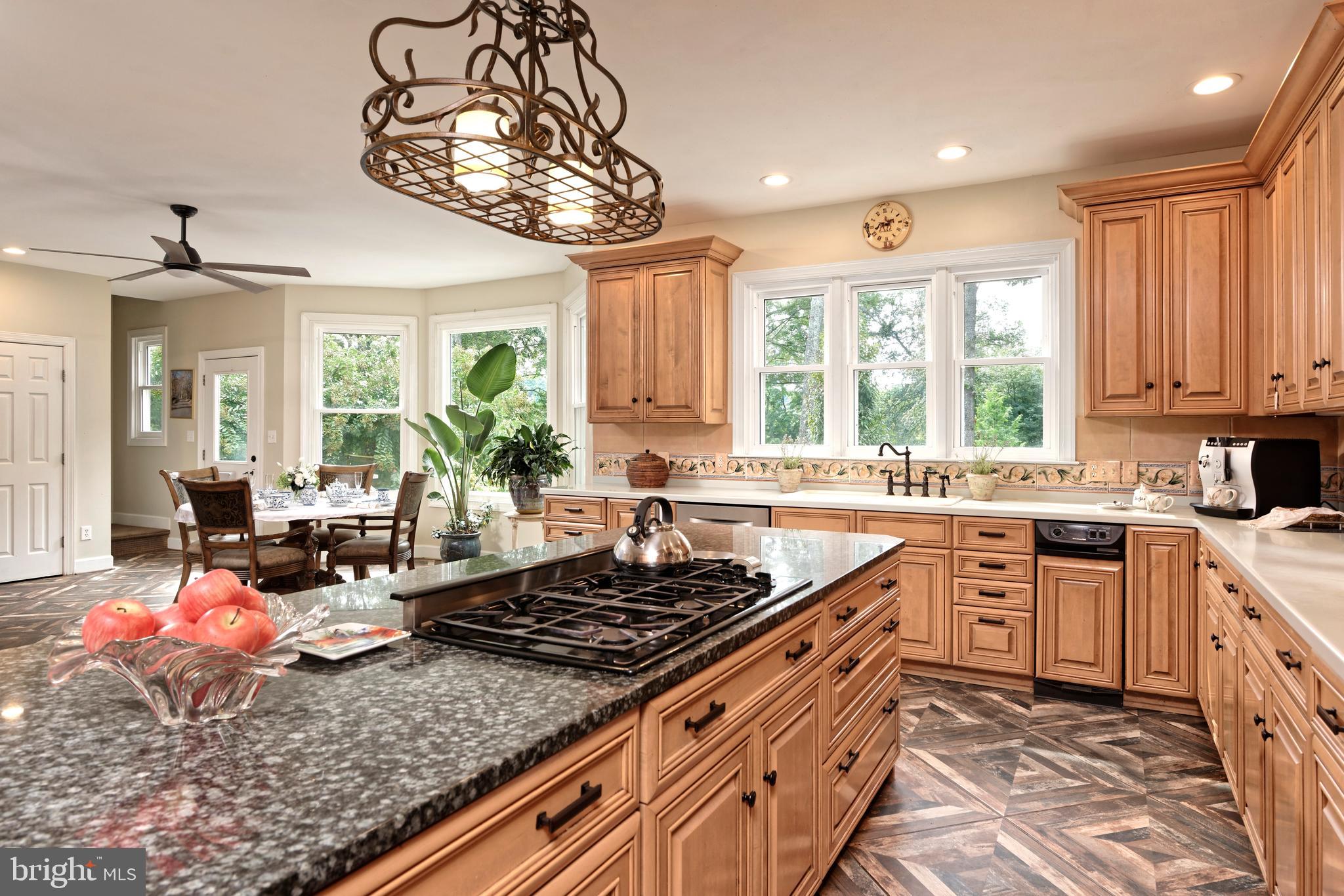 TROUGH HILL - Residential