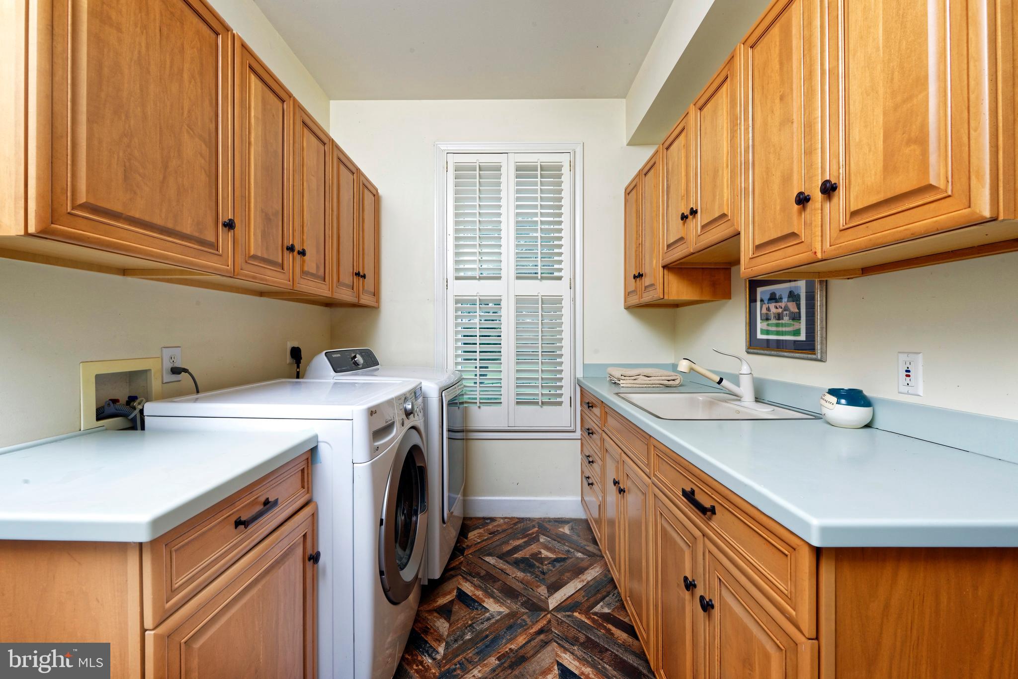 TROUGH HILL - Residential