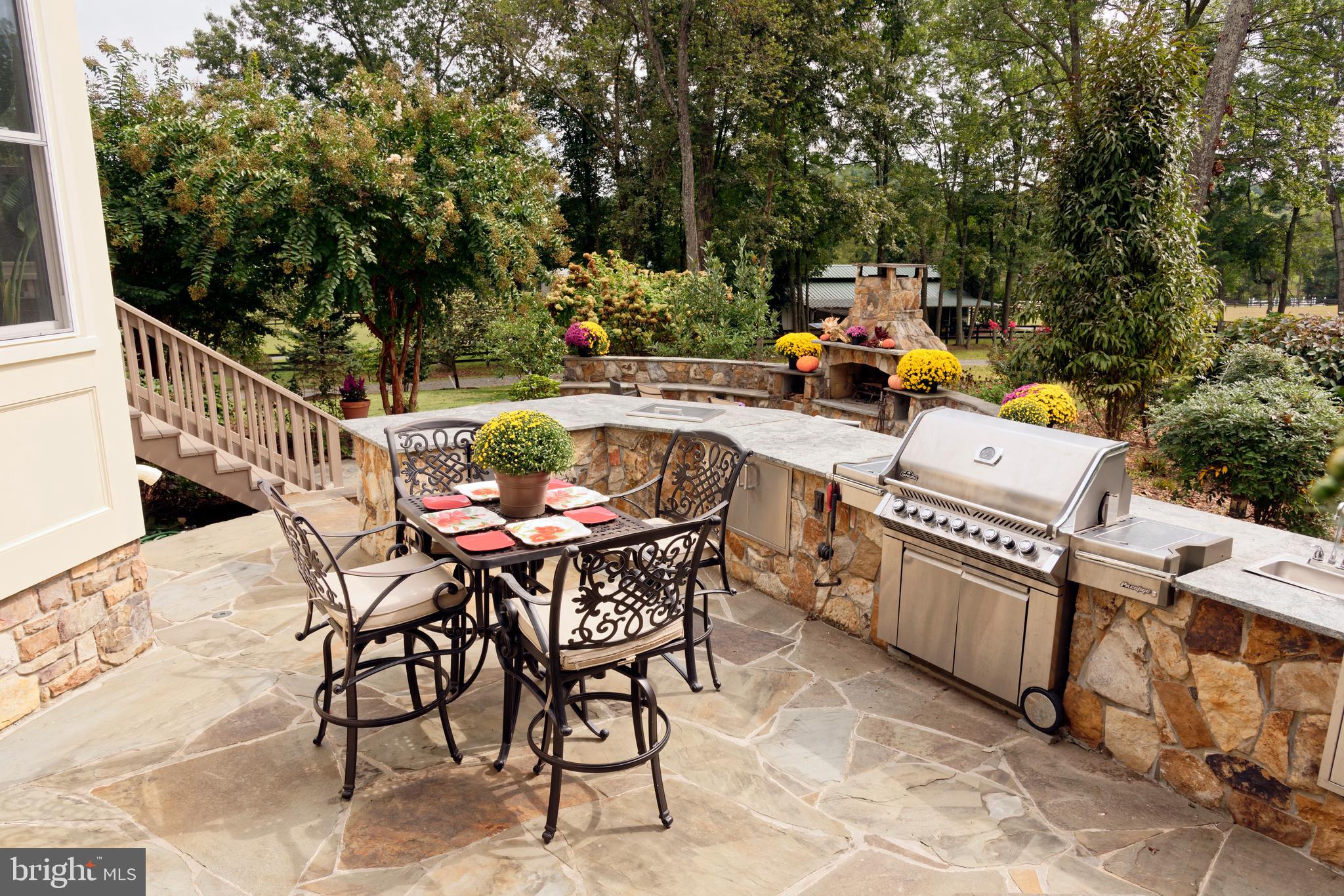 TROUGH HILL - Residential