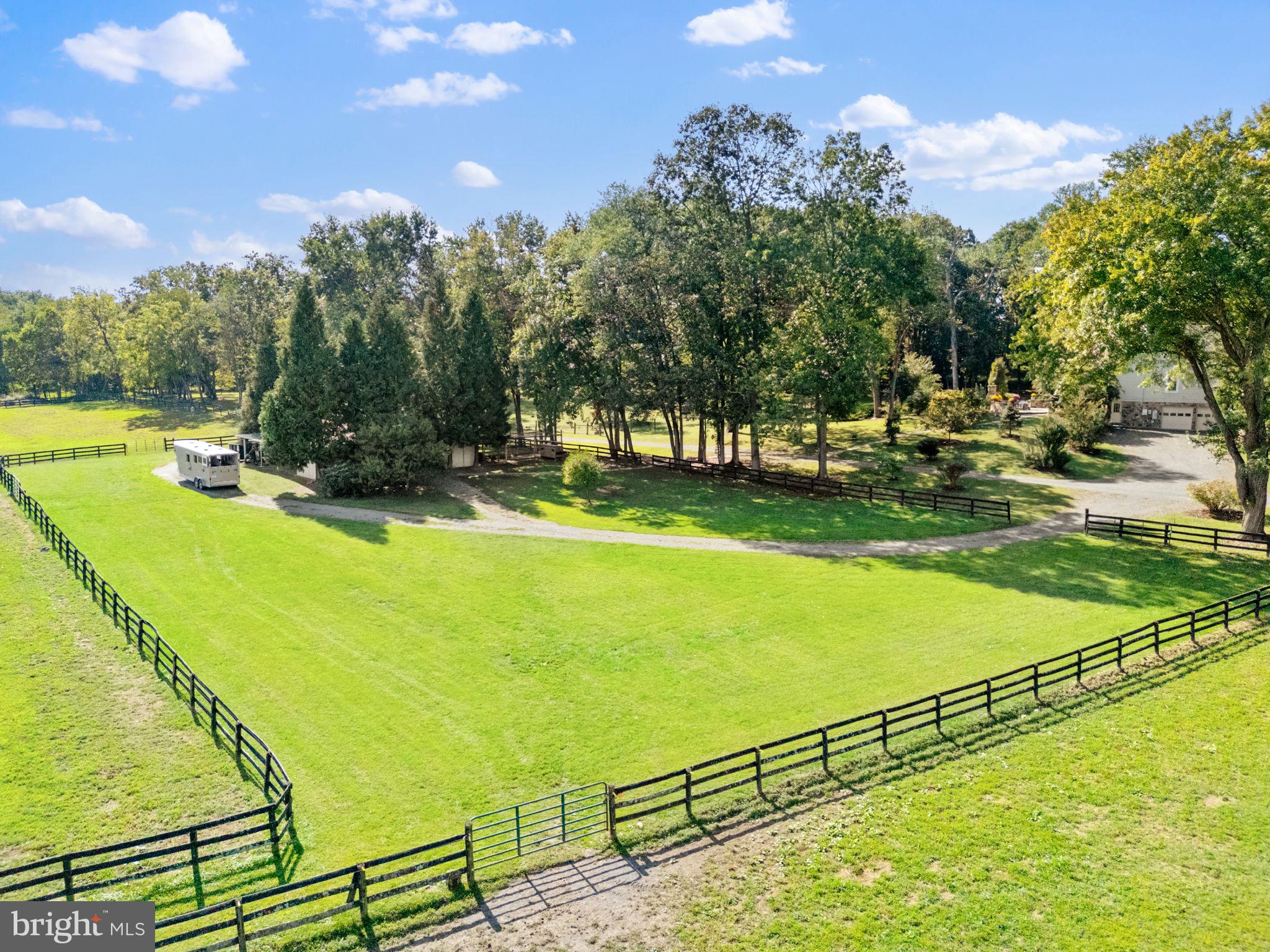 TROUGH HILL - Residential