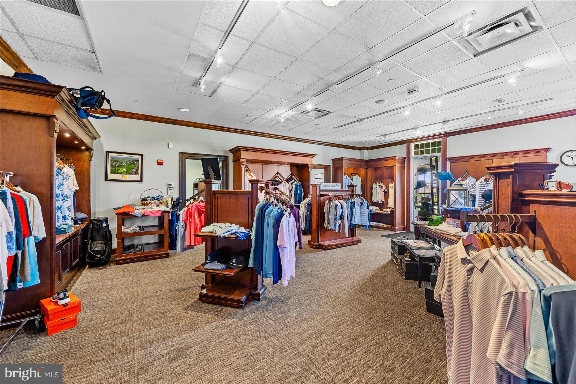 BELMONT COUNTRY CLUB - Residential