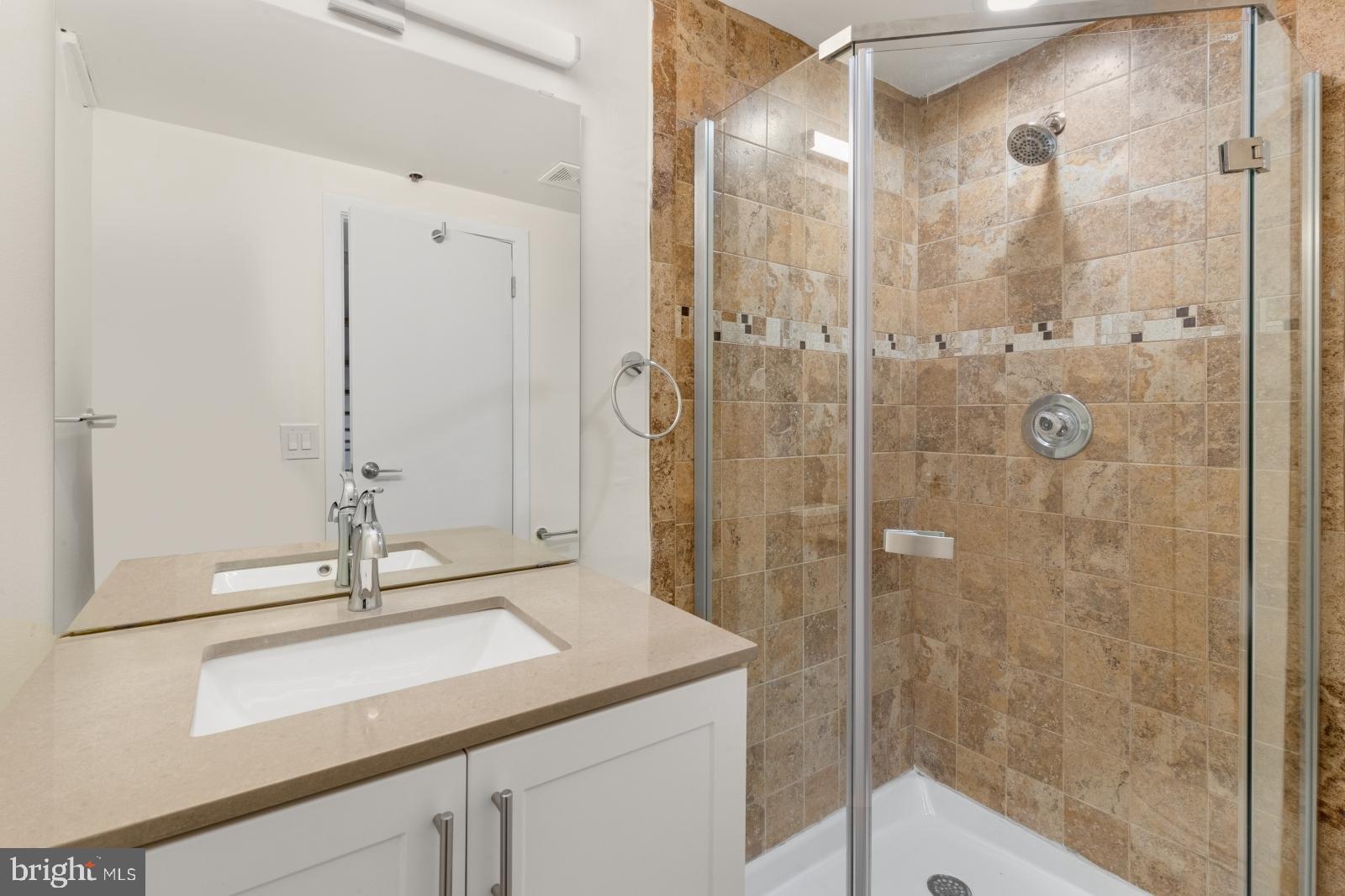 OLD CITY - Residential Lease