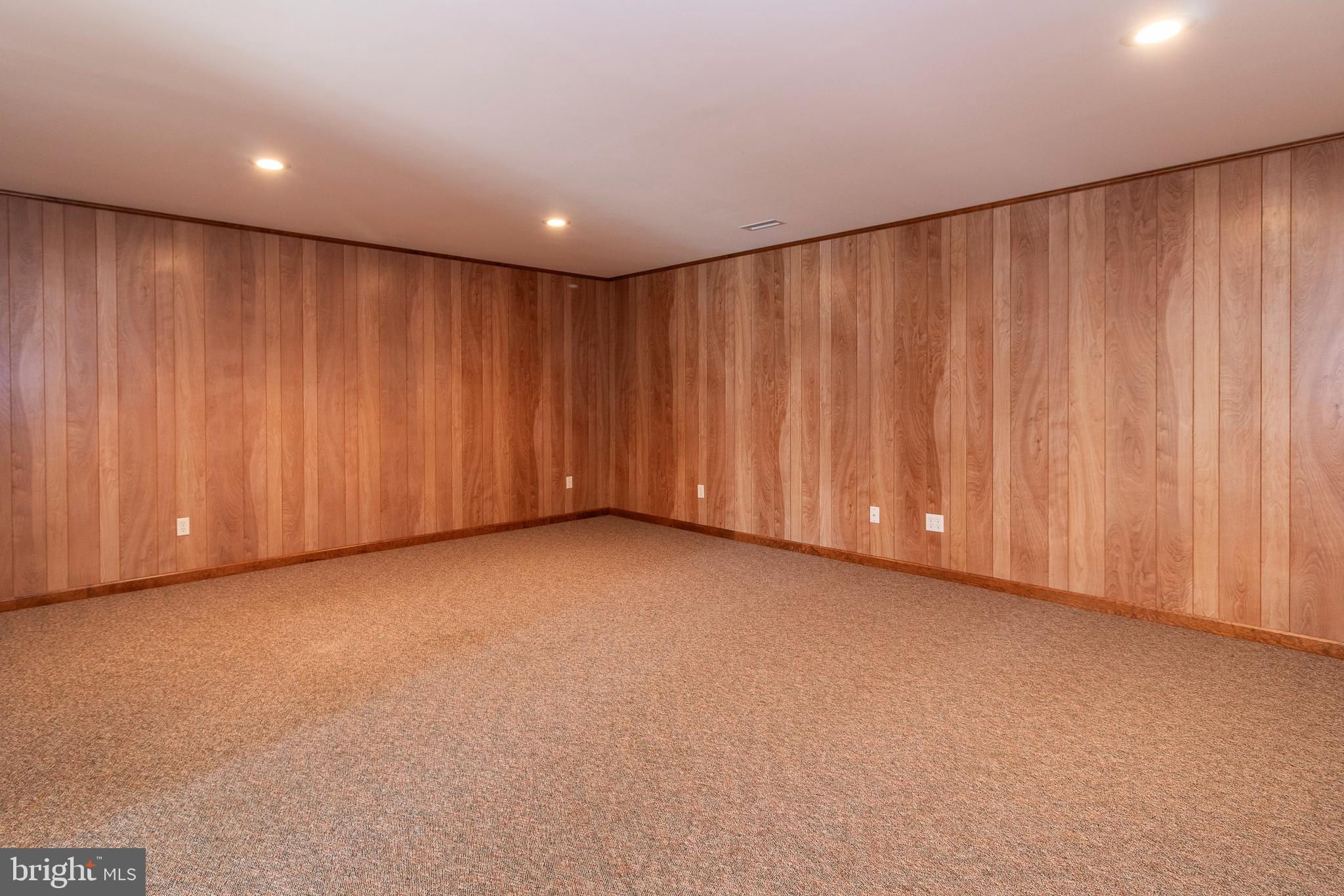 LAKE MONTICELLO - Residential