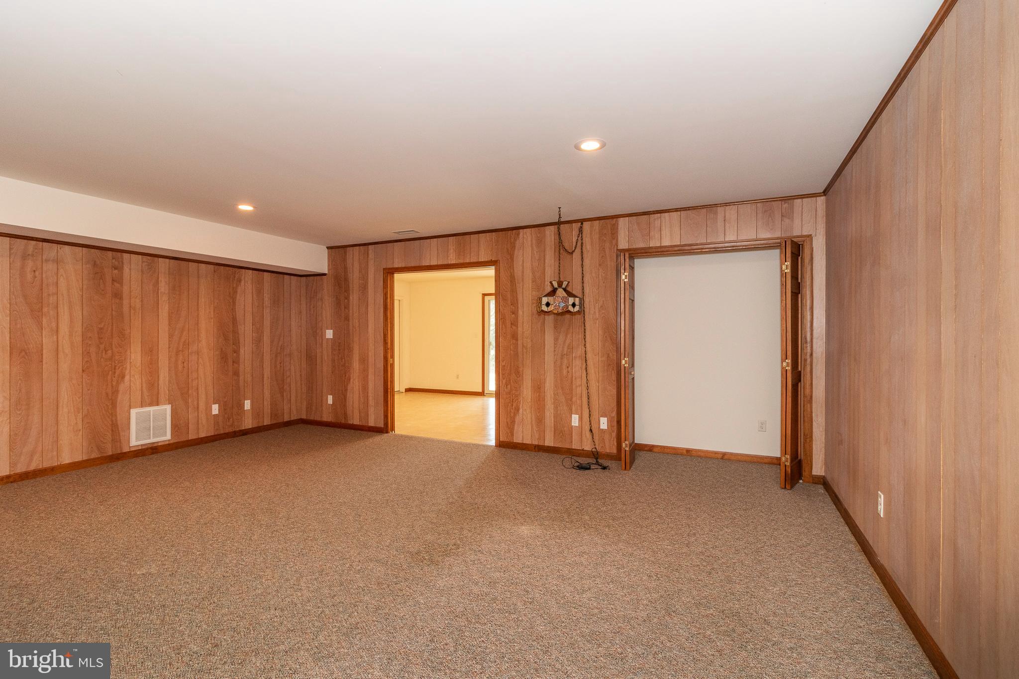 LAKE MONTICELLO - Residential