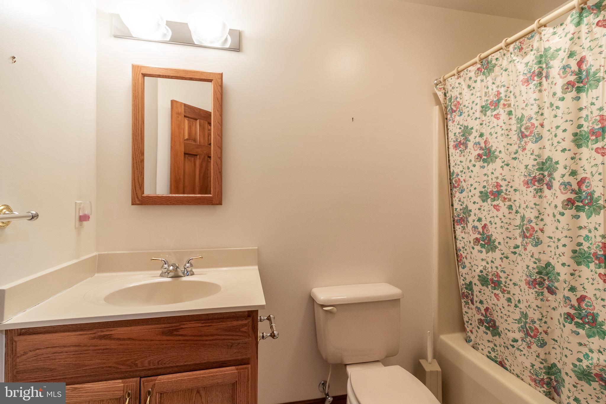 LAKE MONTICELLO - Residential