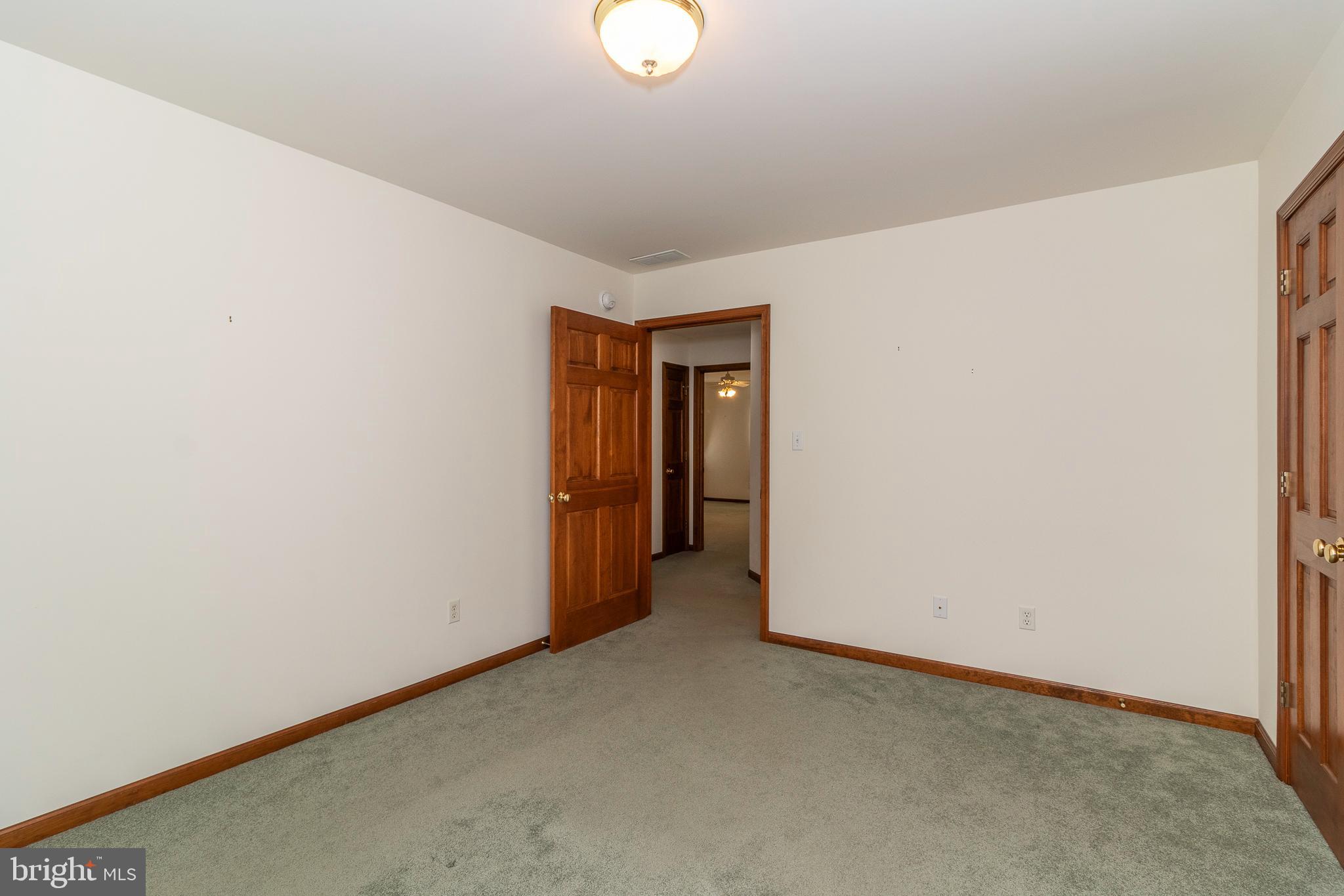 LAKE MONTICELLO - Residential