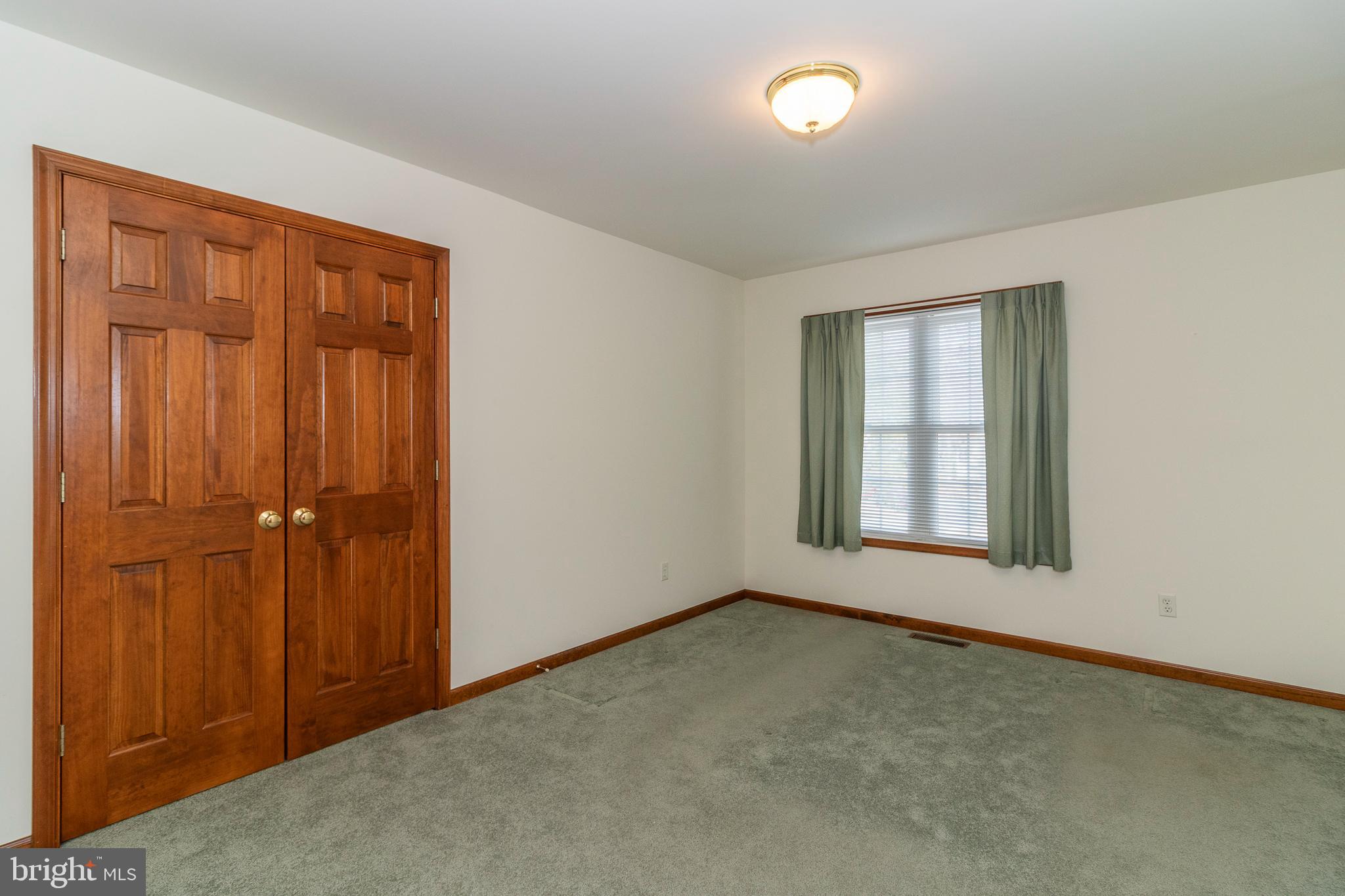 LAKE MONTICELLO - Residential