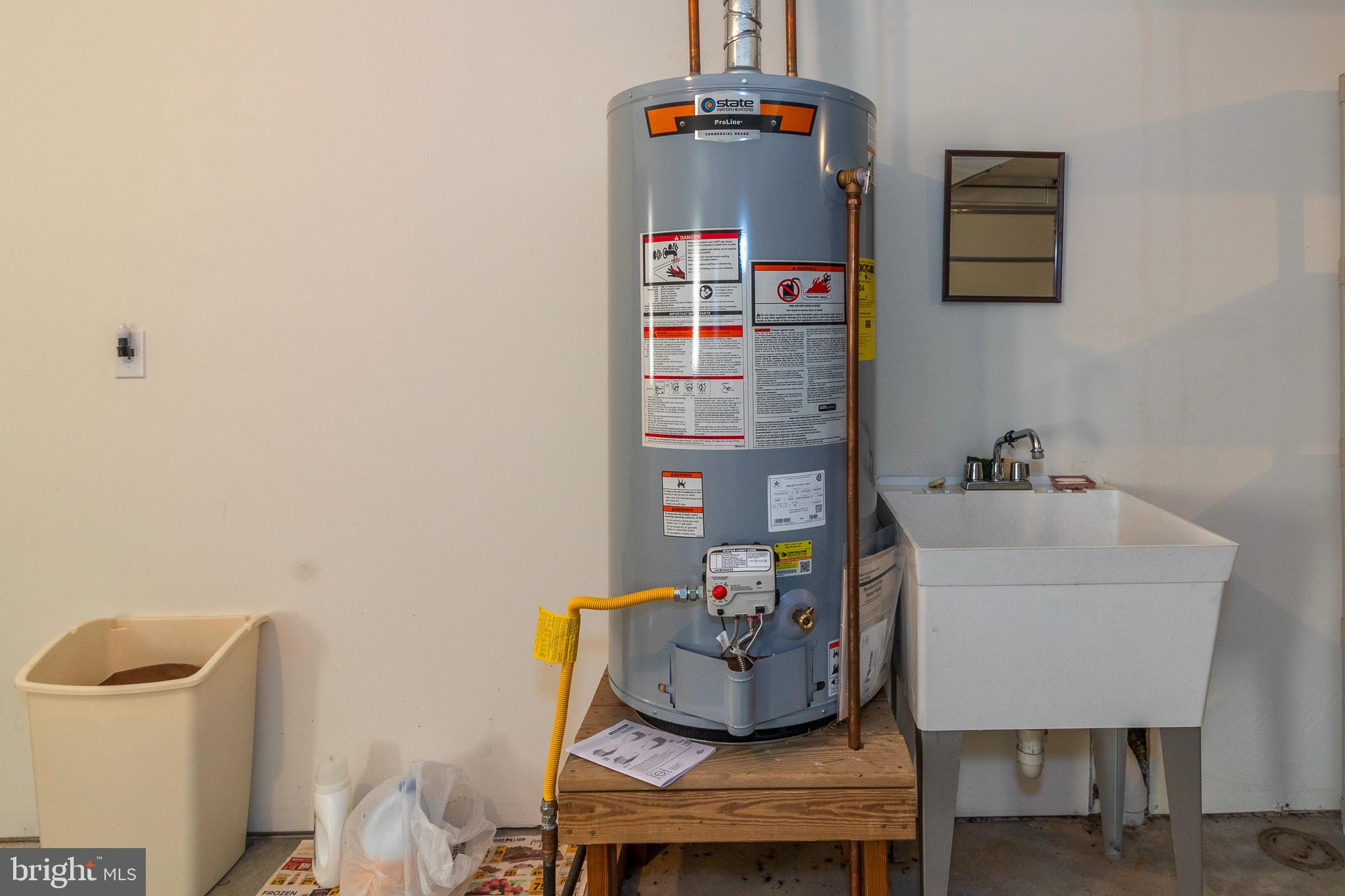 LAKE MONTICELLO - Residential