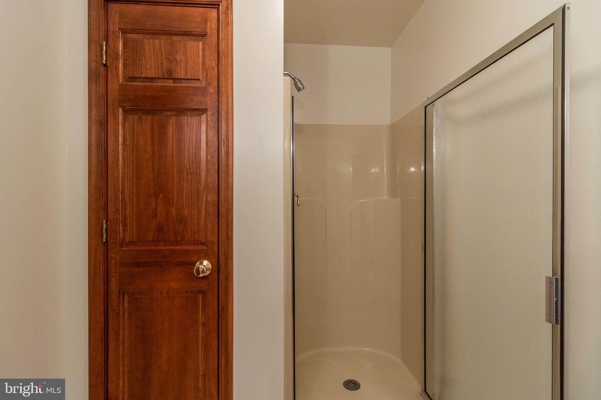 LAKE MONTICELLO - Residential