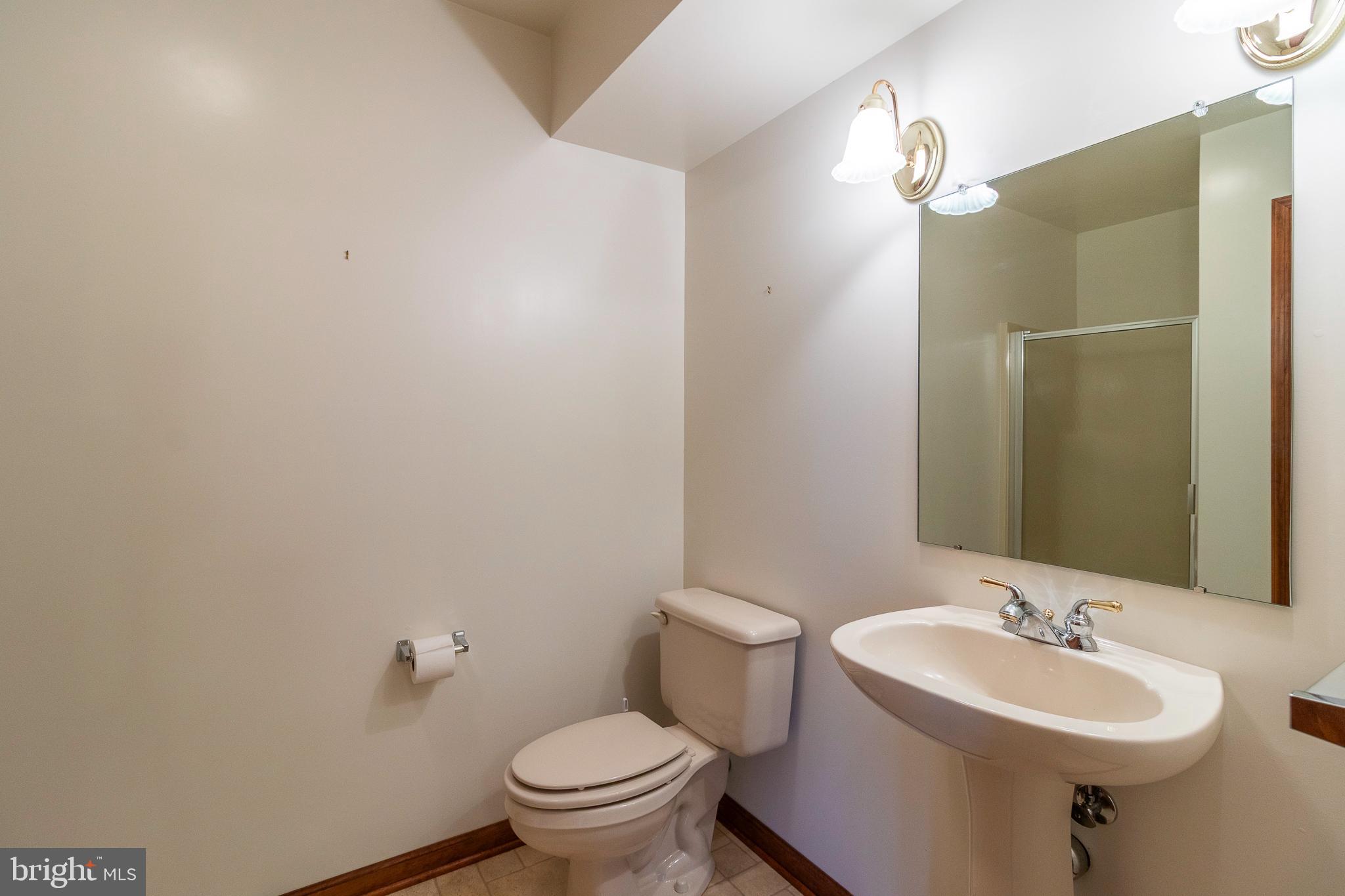 LAKE MONTICELLO - Residential