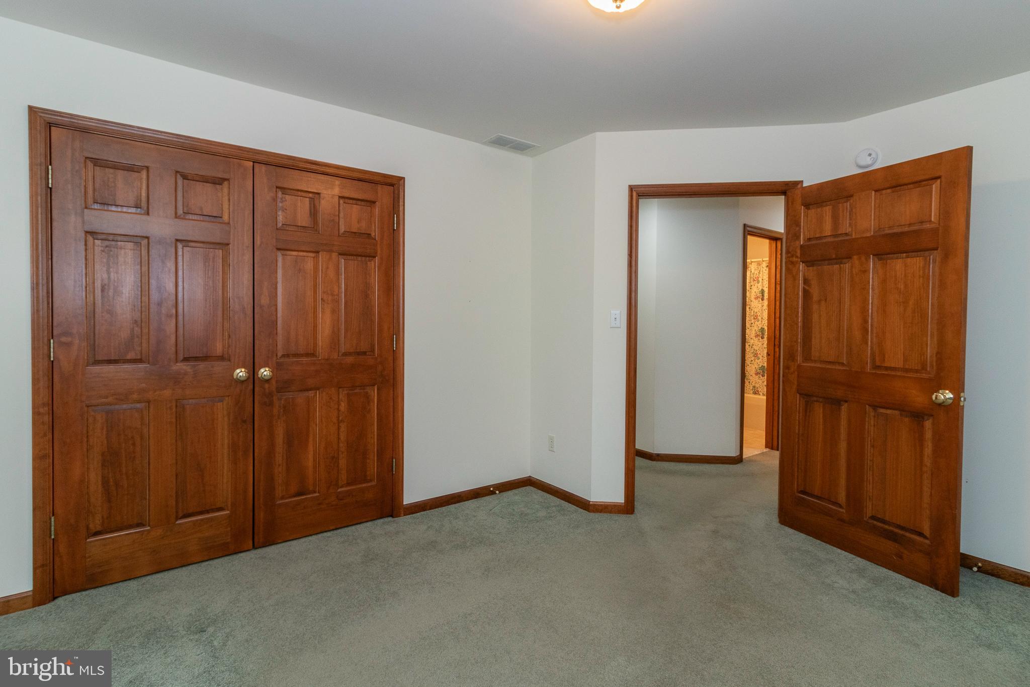 LAKE MONTICELLO - Residential