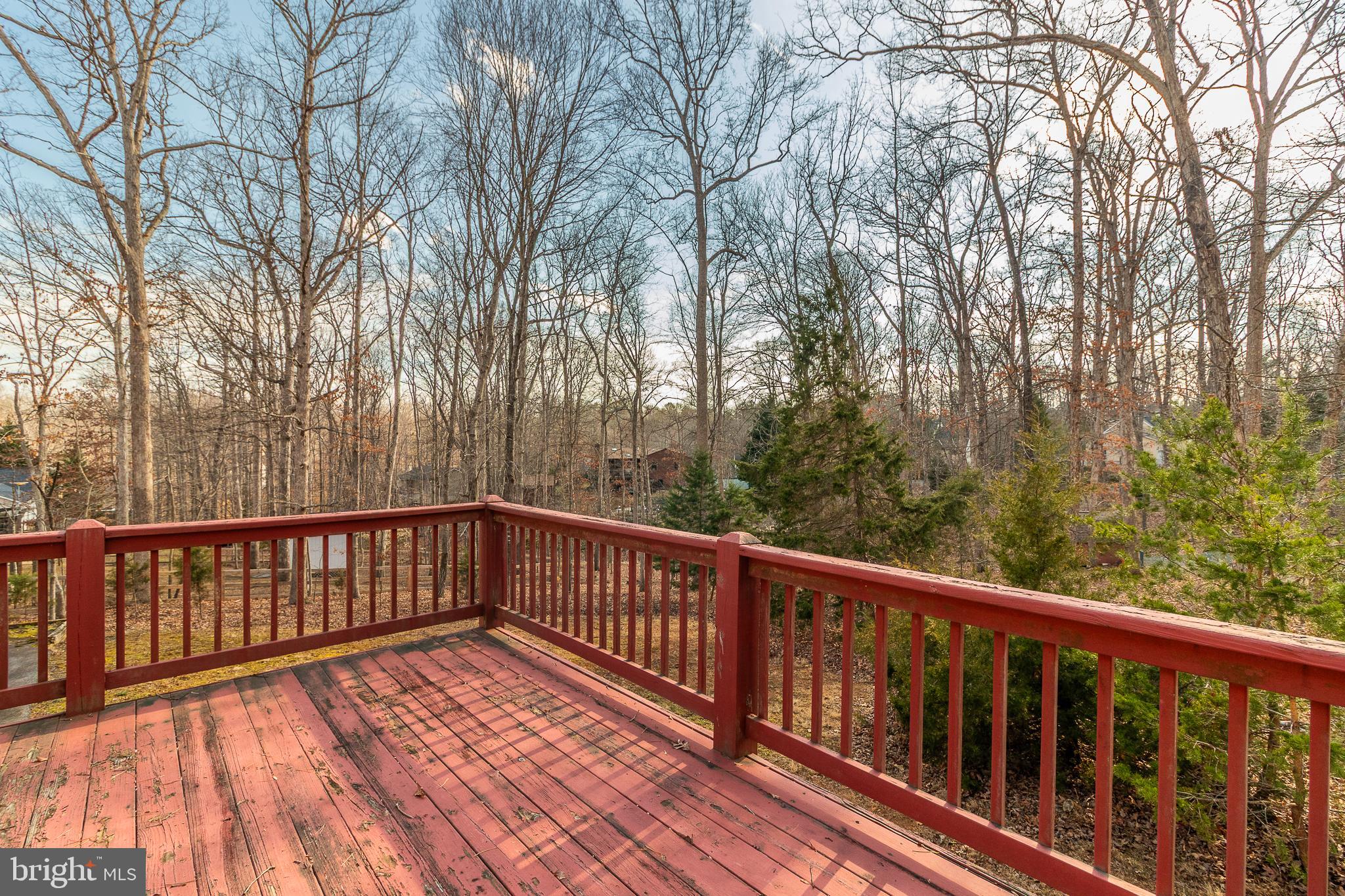 LAKE MONTICELLO - Residential