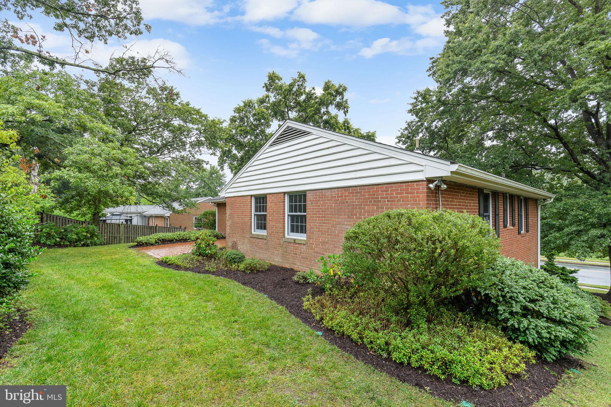 WEST SPRINGFIELD - Residential