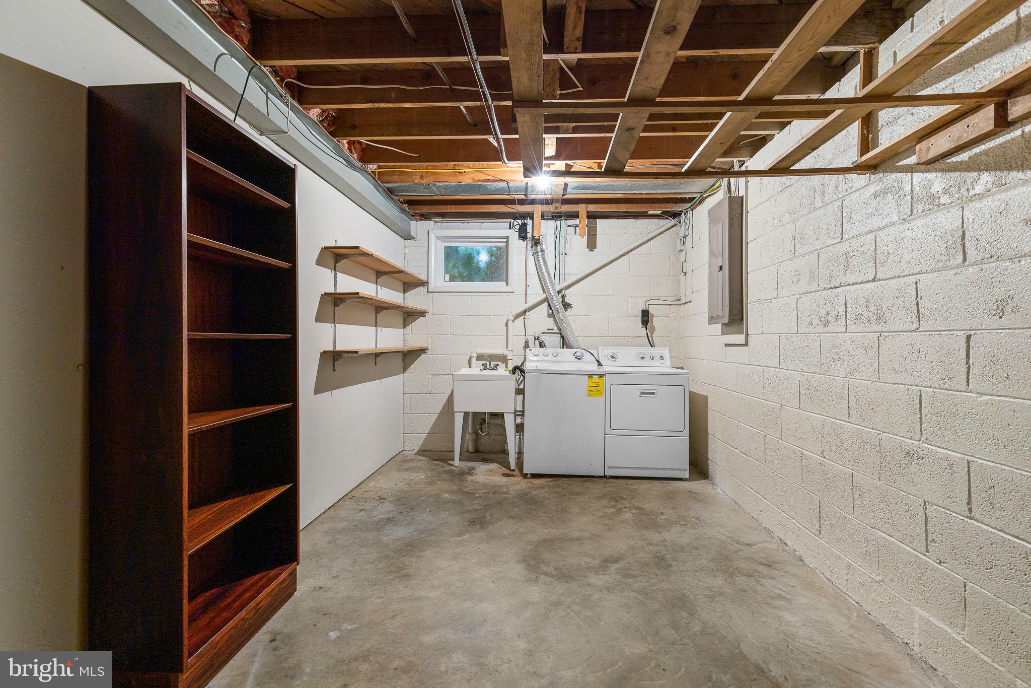 WEST SPRINGFIELD - Residential