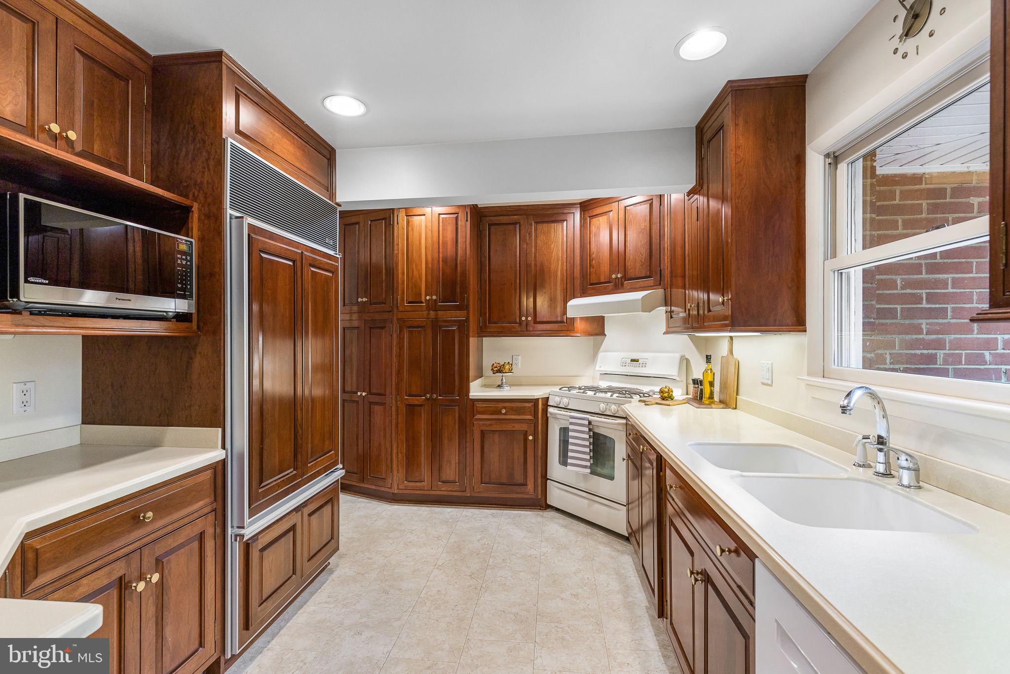 WEST SPRINGFIELD - Residential