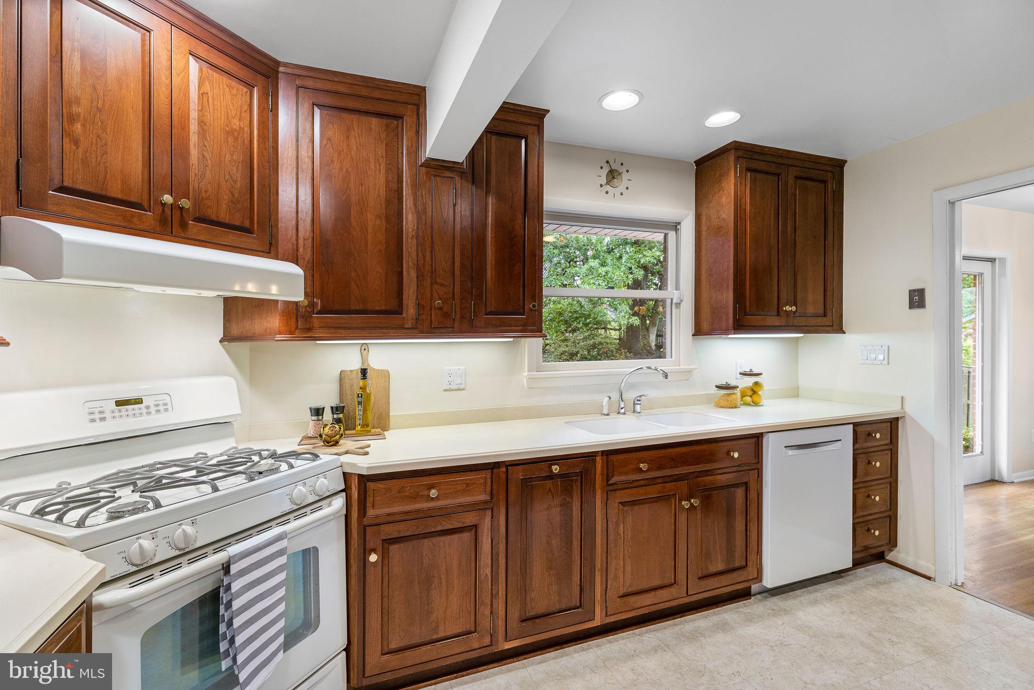 WEST SPRINGFIELD - Residential