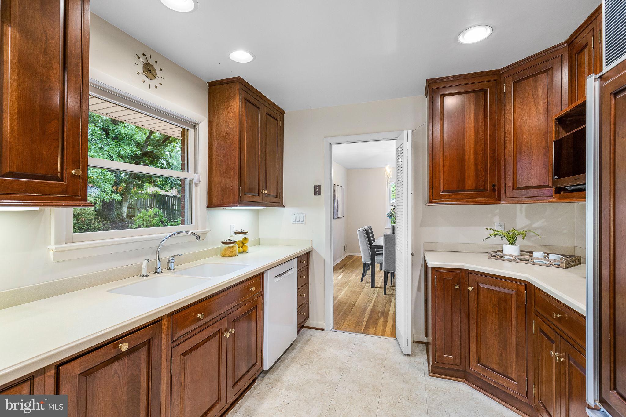 WEST SPRINGFIELD - Residential